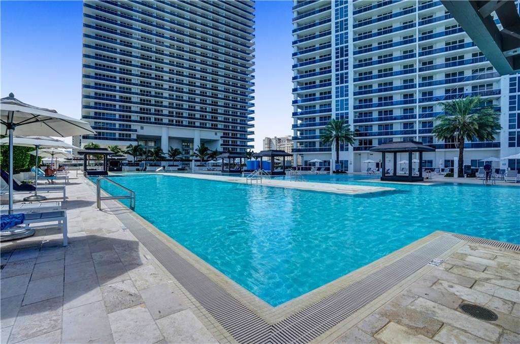Beach Club - Residential