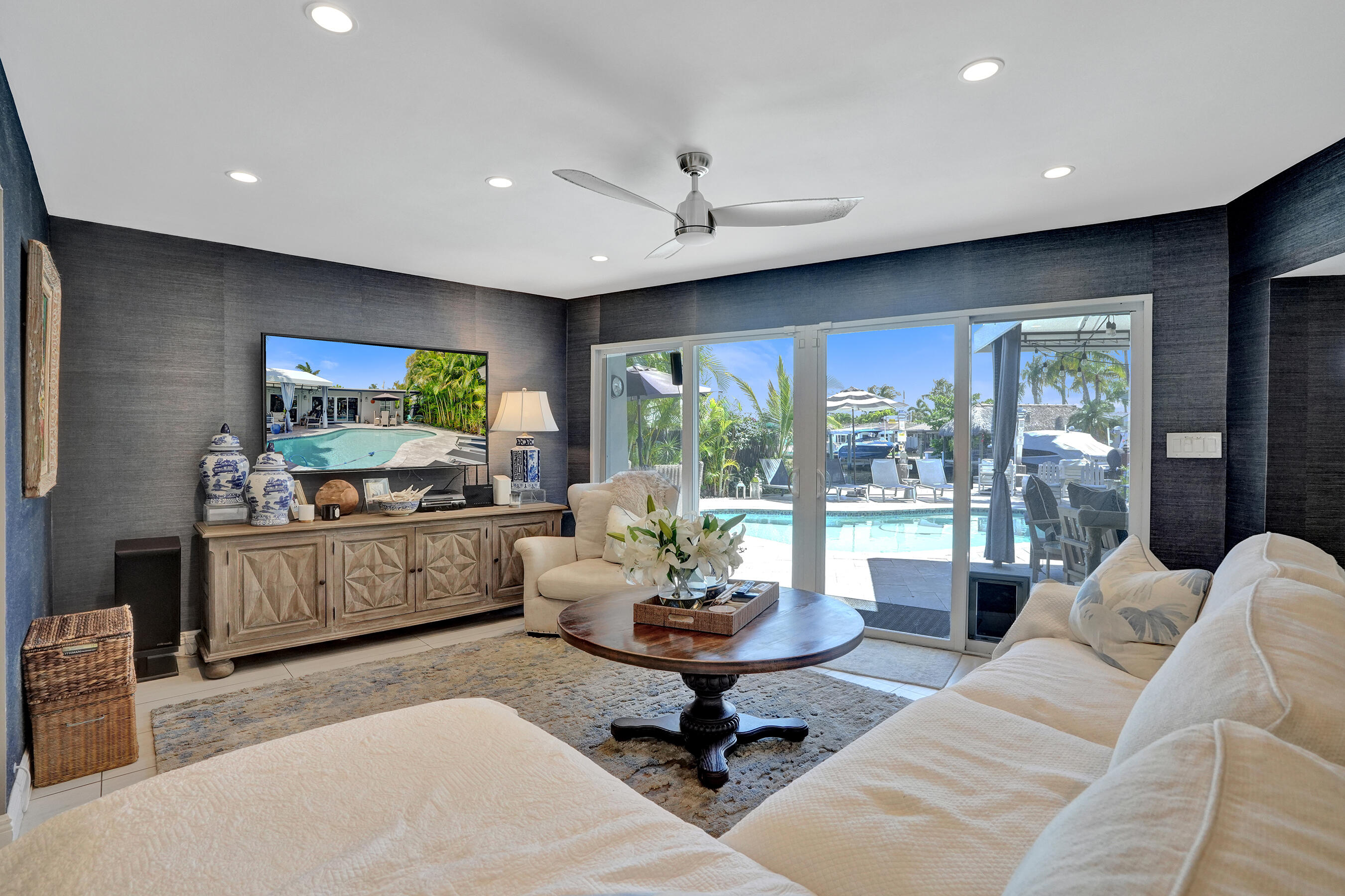 CORAL POINT - Residential