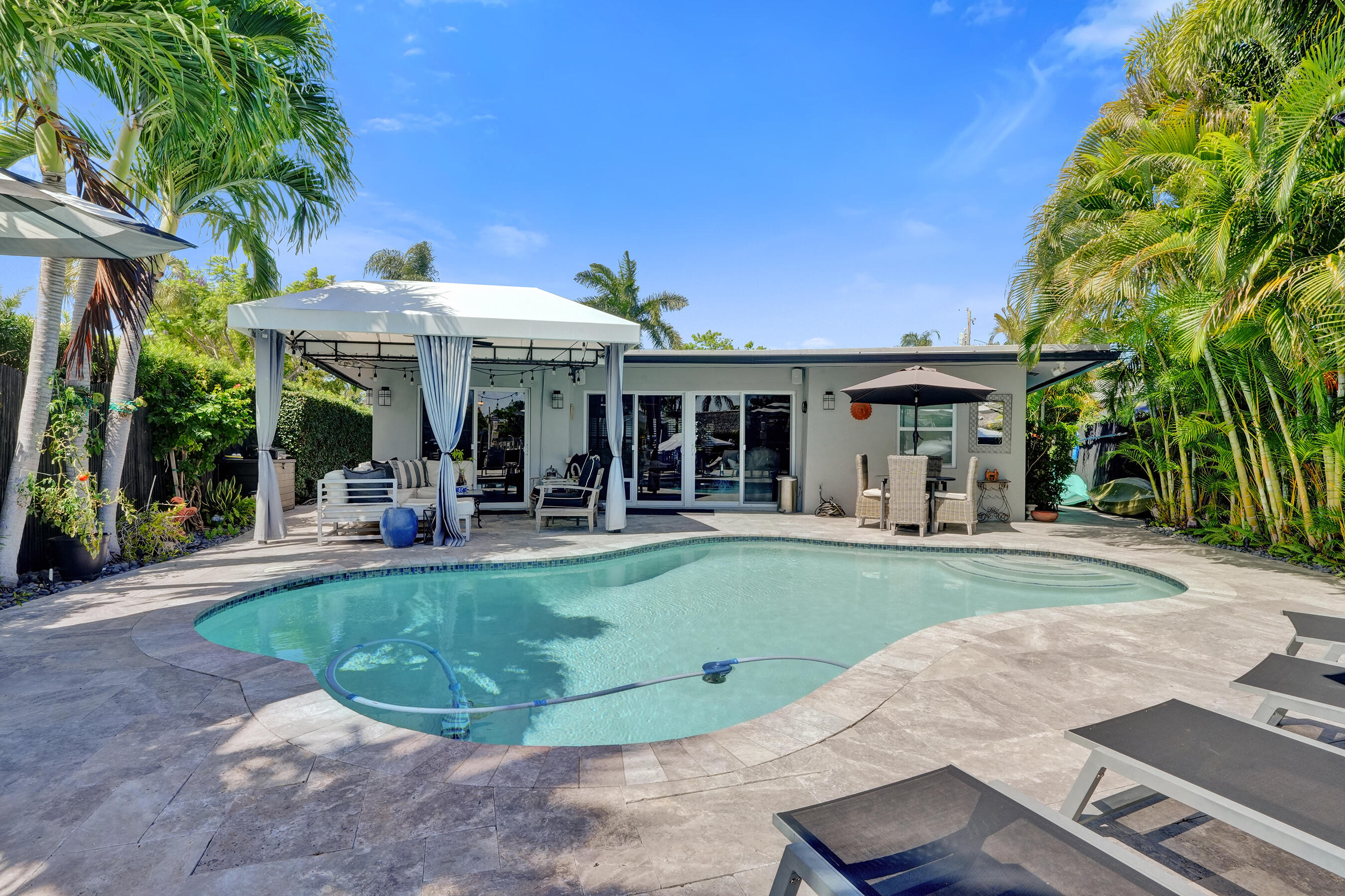 CORAL POINT - Residential