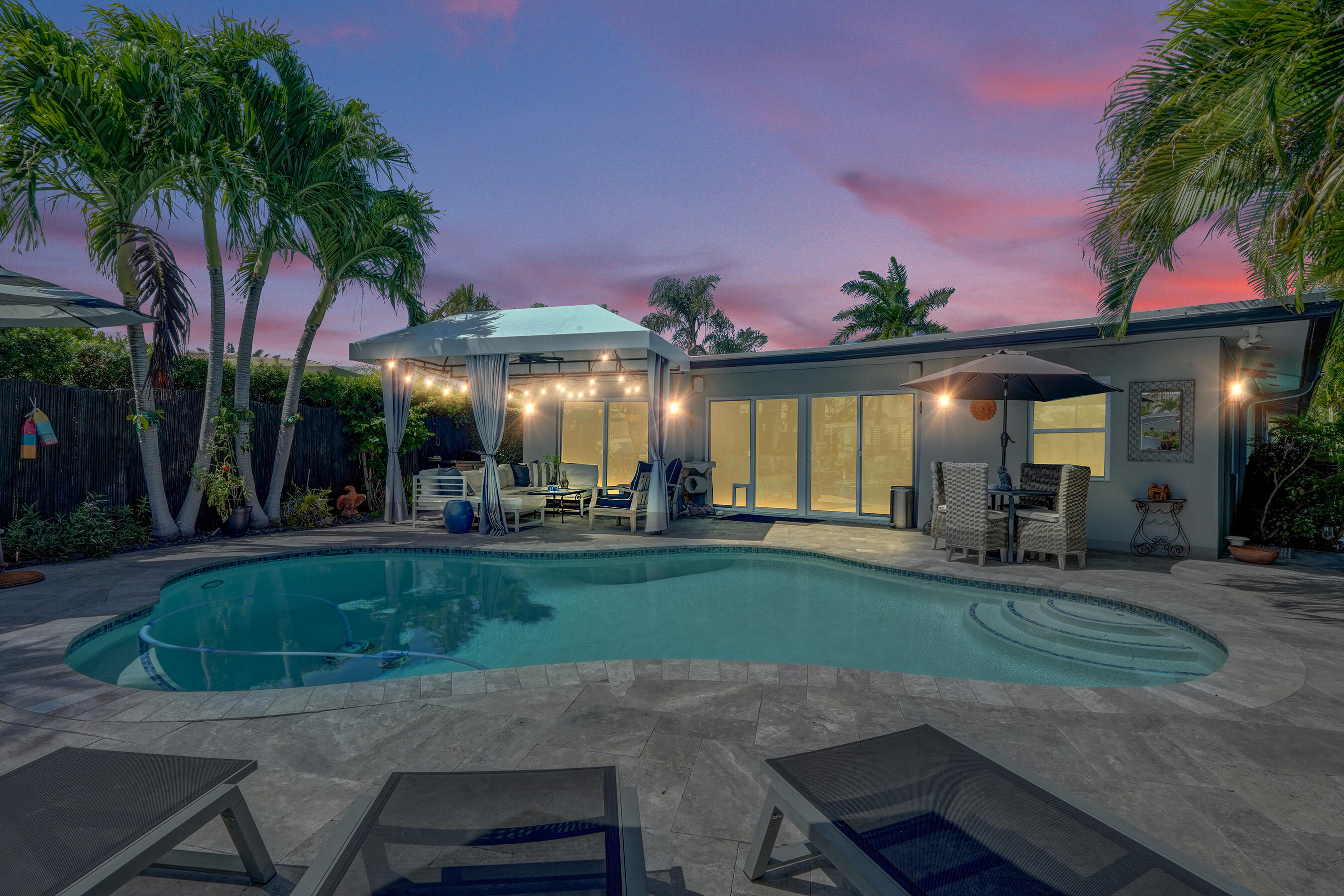 CORAL POINT - Residential