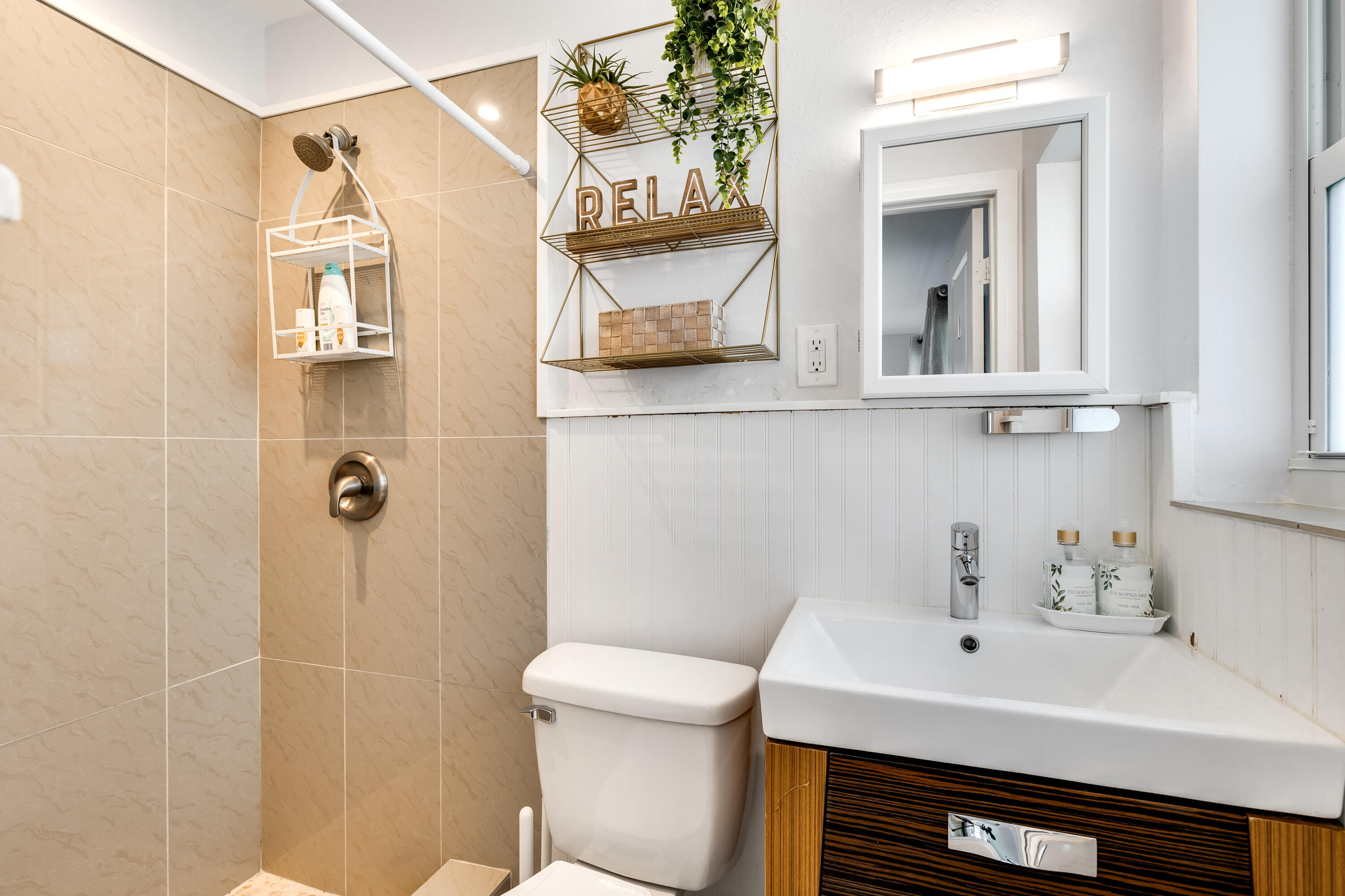 LYONS PARK - Residential Lease