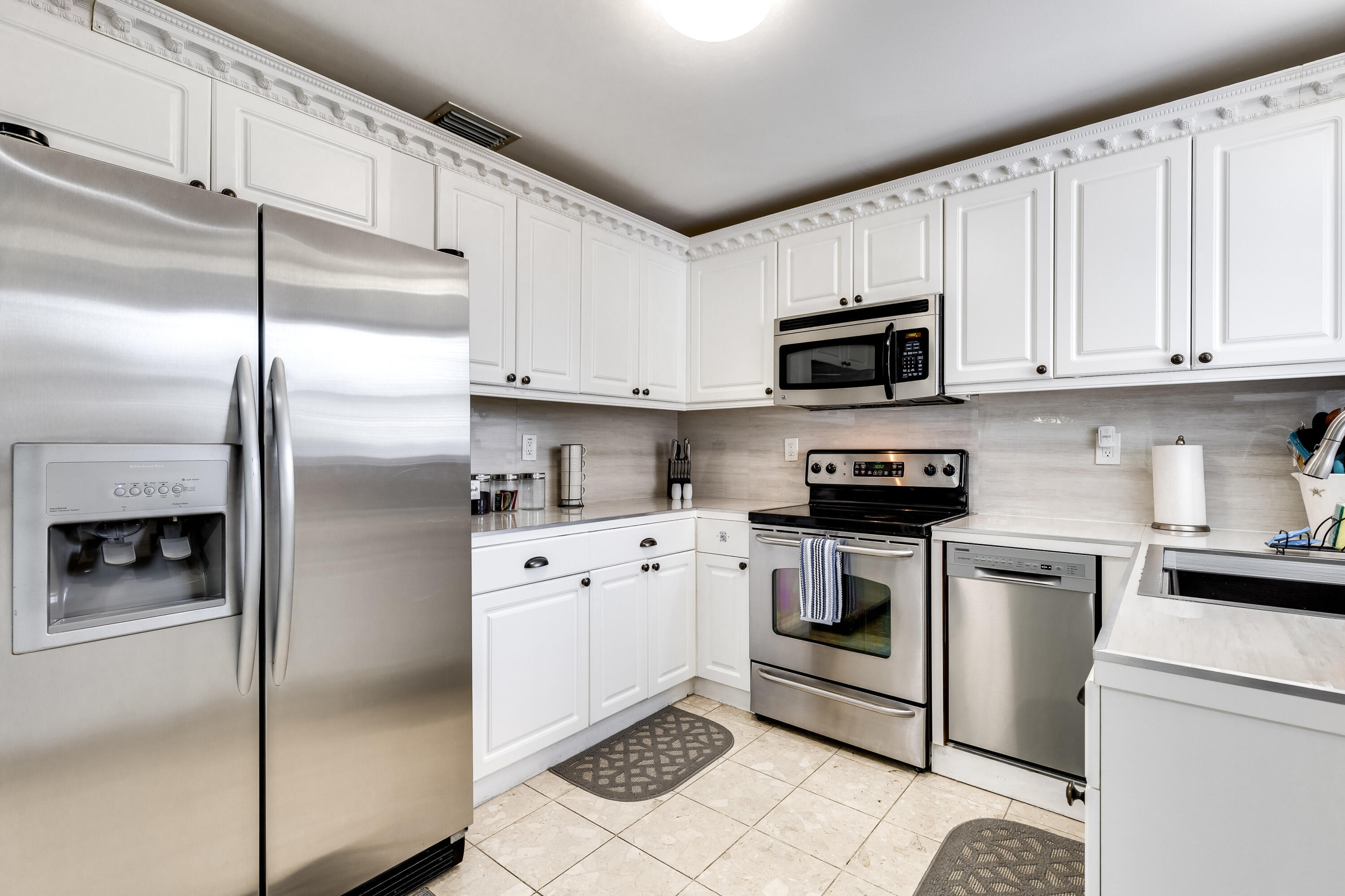 LYONS PARK - Residential Lease