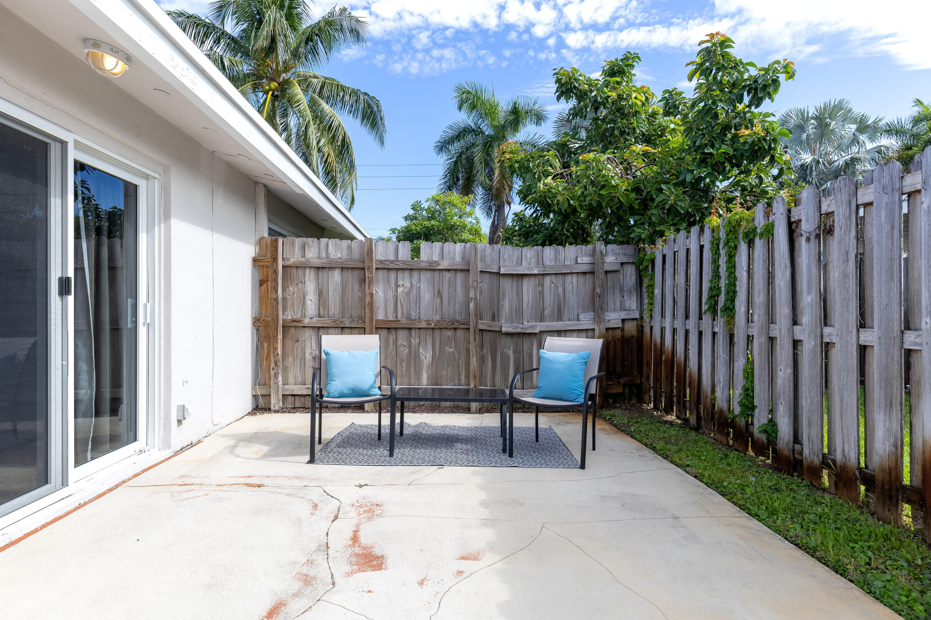 LYONS PARK - Residential Lease