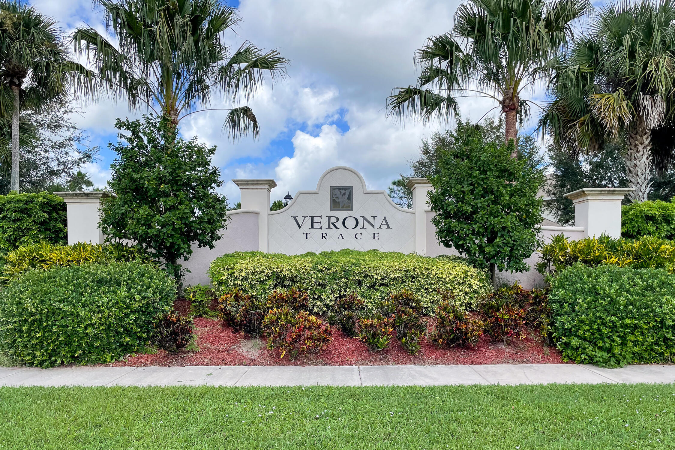 VERONA TRACE SUB & THE VILLAS AT VERONA TRACE - Residential