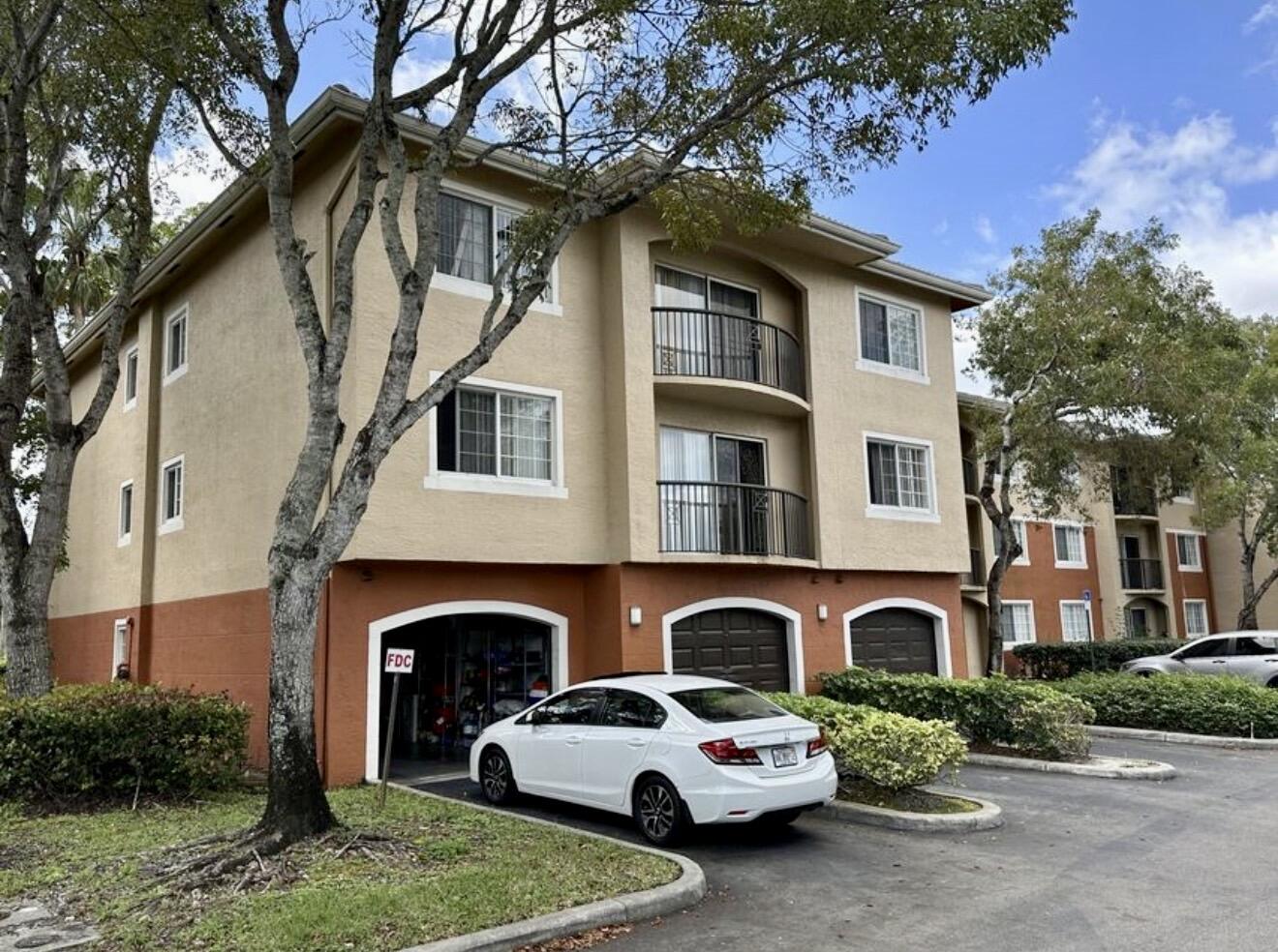 GRAND ISLES CONDO - Residential