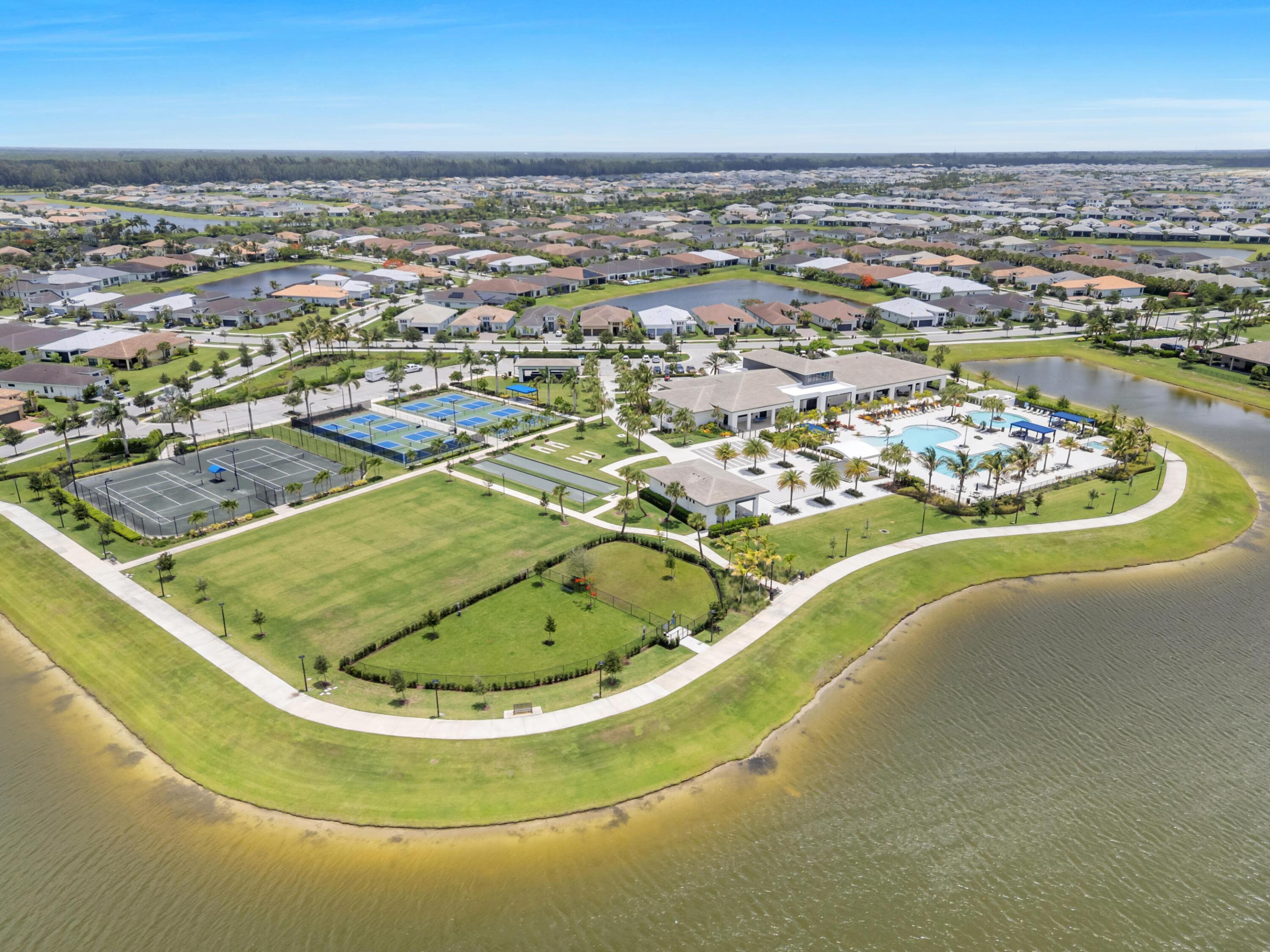 CRESSWIND PALM BEACH - Residential