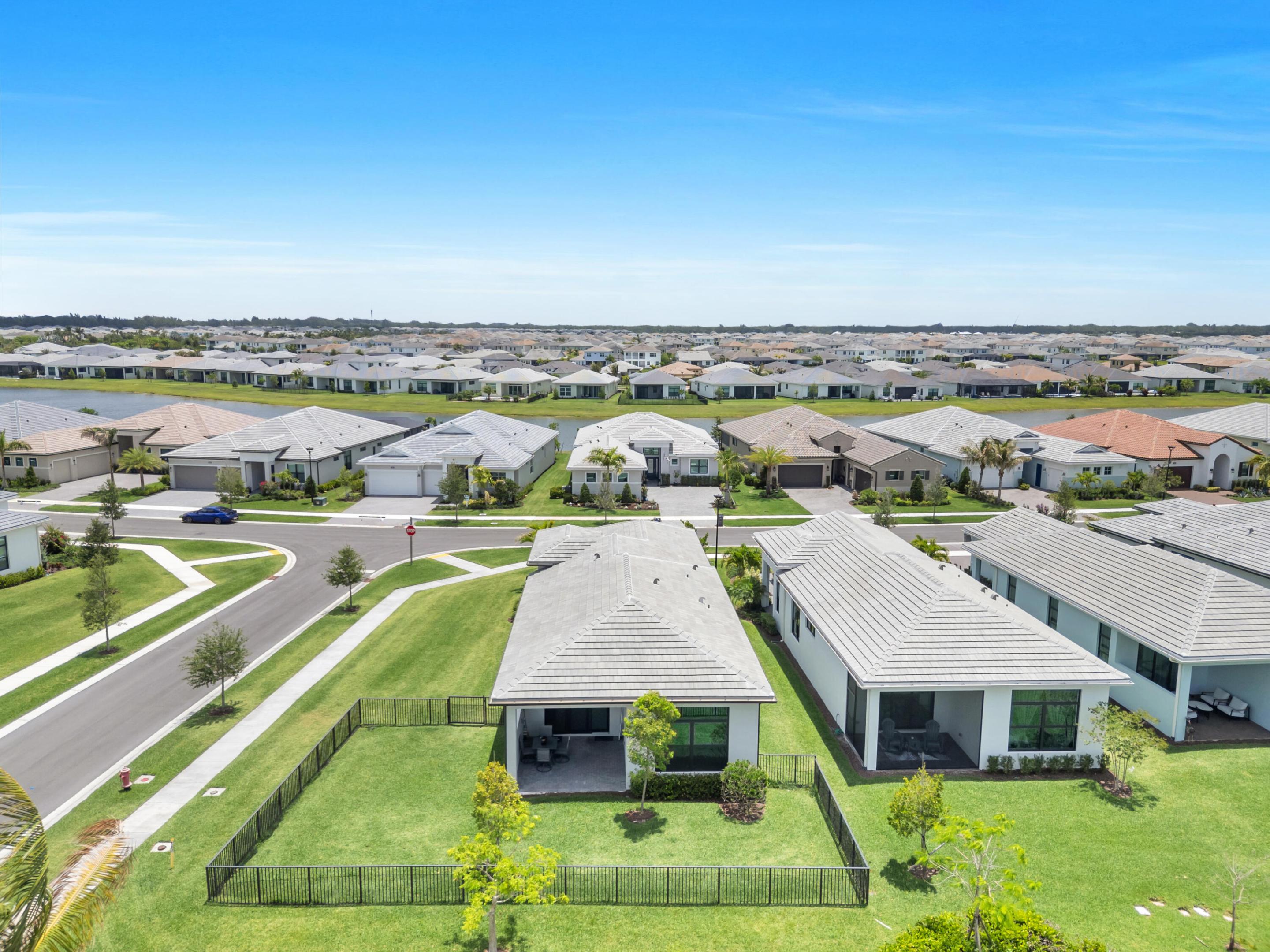 CRESSWIND PALM BEACH - Residential