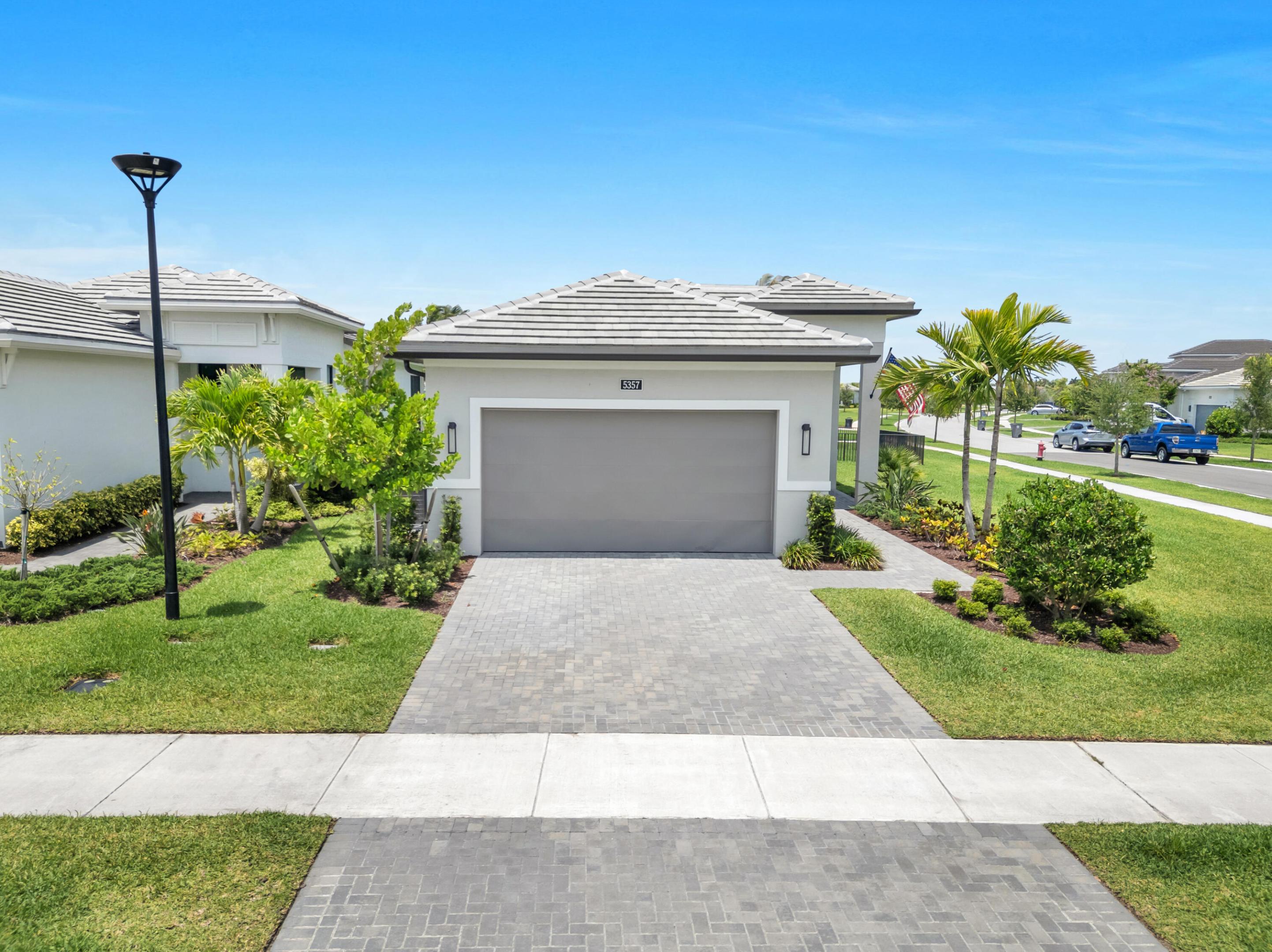 CRESSWIND PALM BEACH - Residential