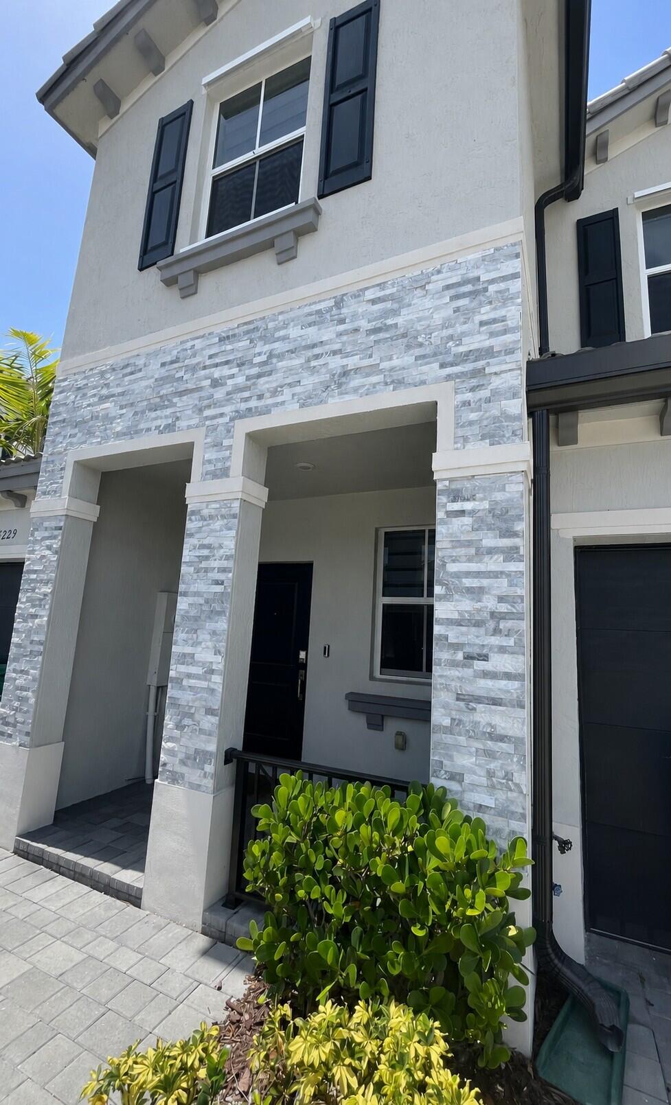 Cedar Pointe - Residential