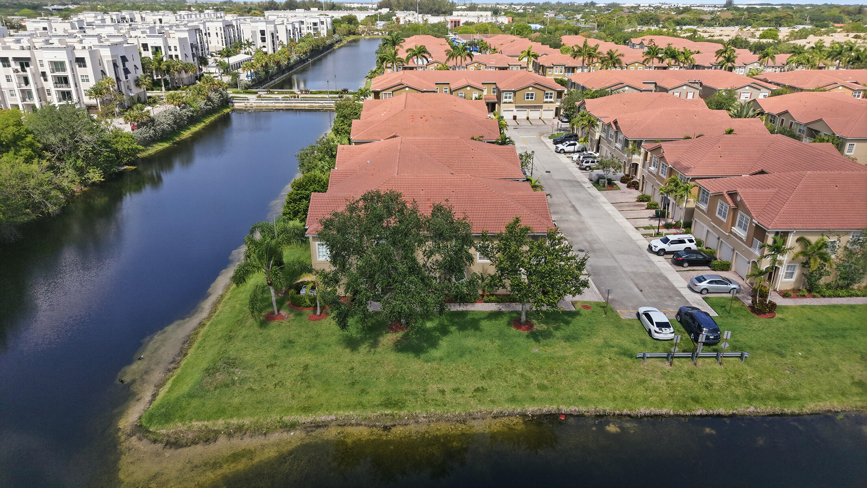 HAMPTON HILLS CONDO - Residential Lease