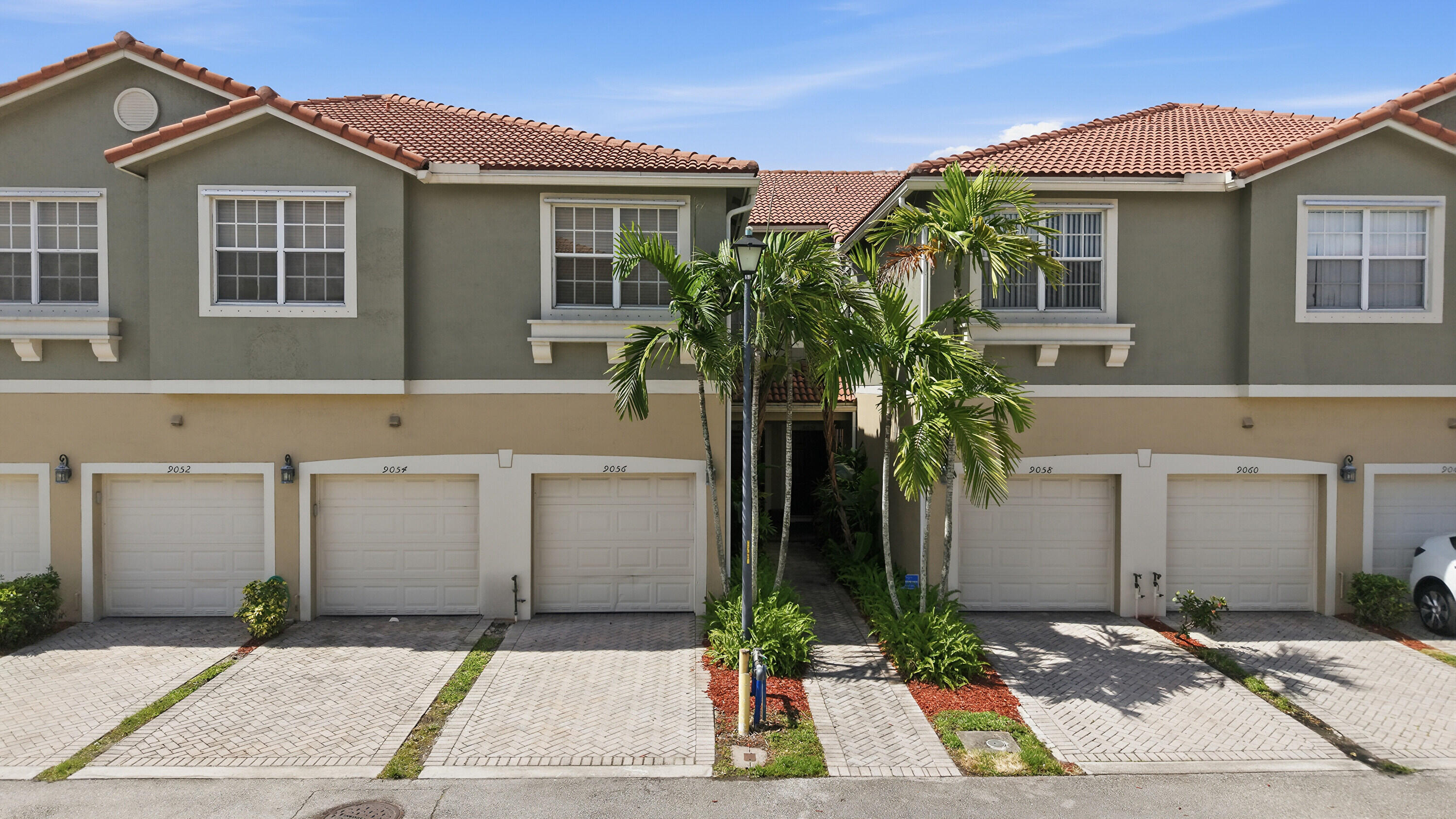 HAMPTON HILLS CONDO - Residential Lease