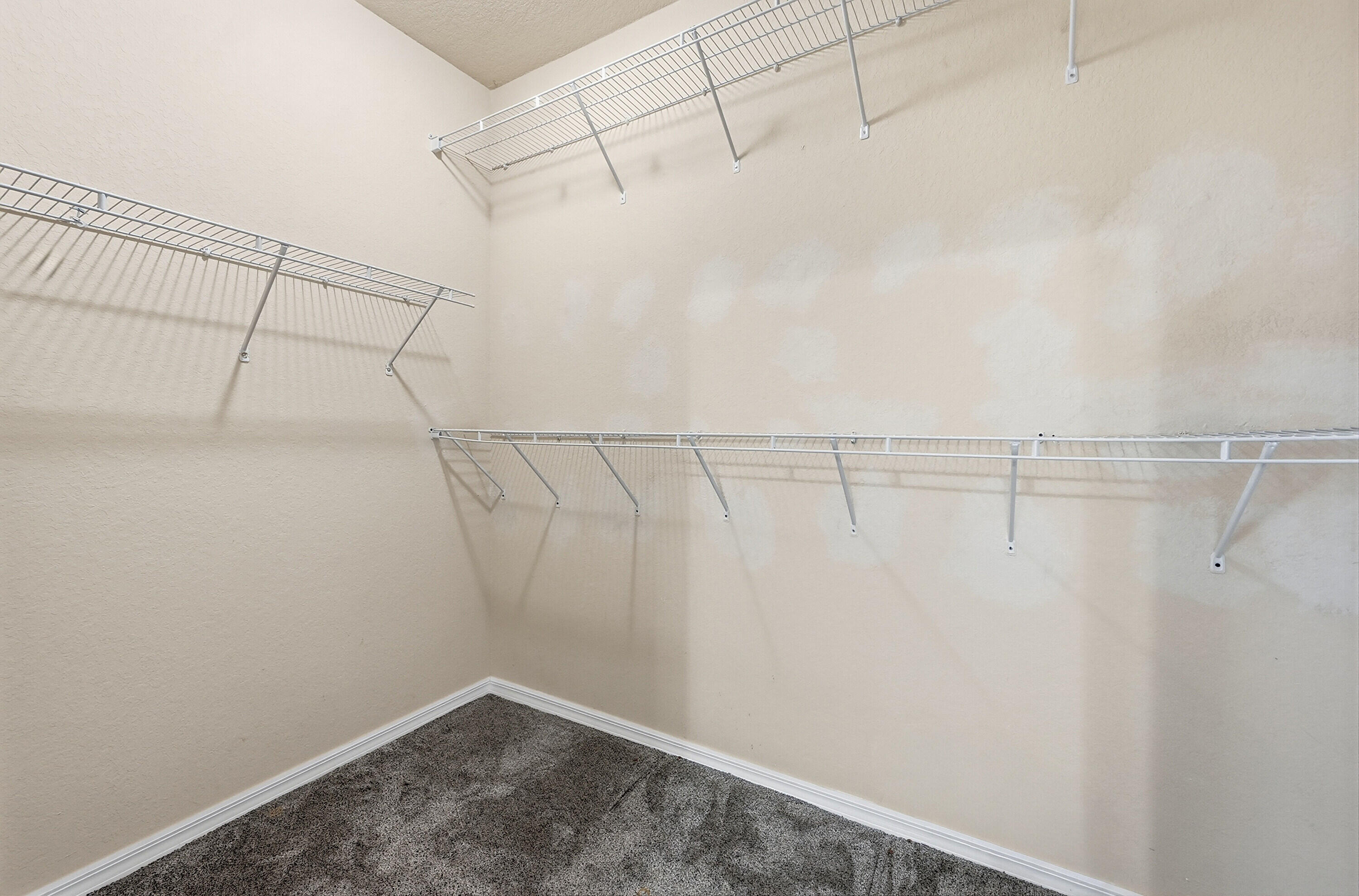 HAMPTON HILLS CONDO - Residential Lease