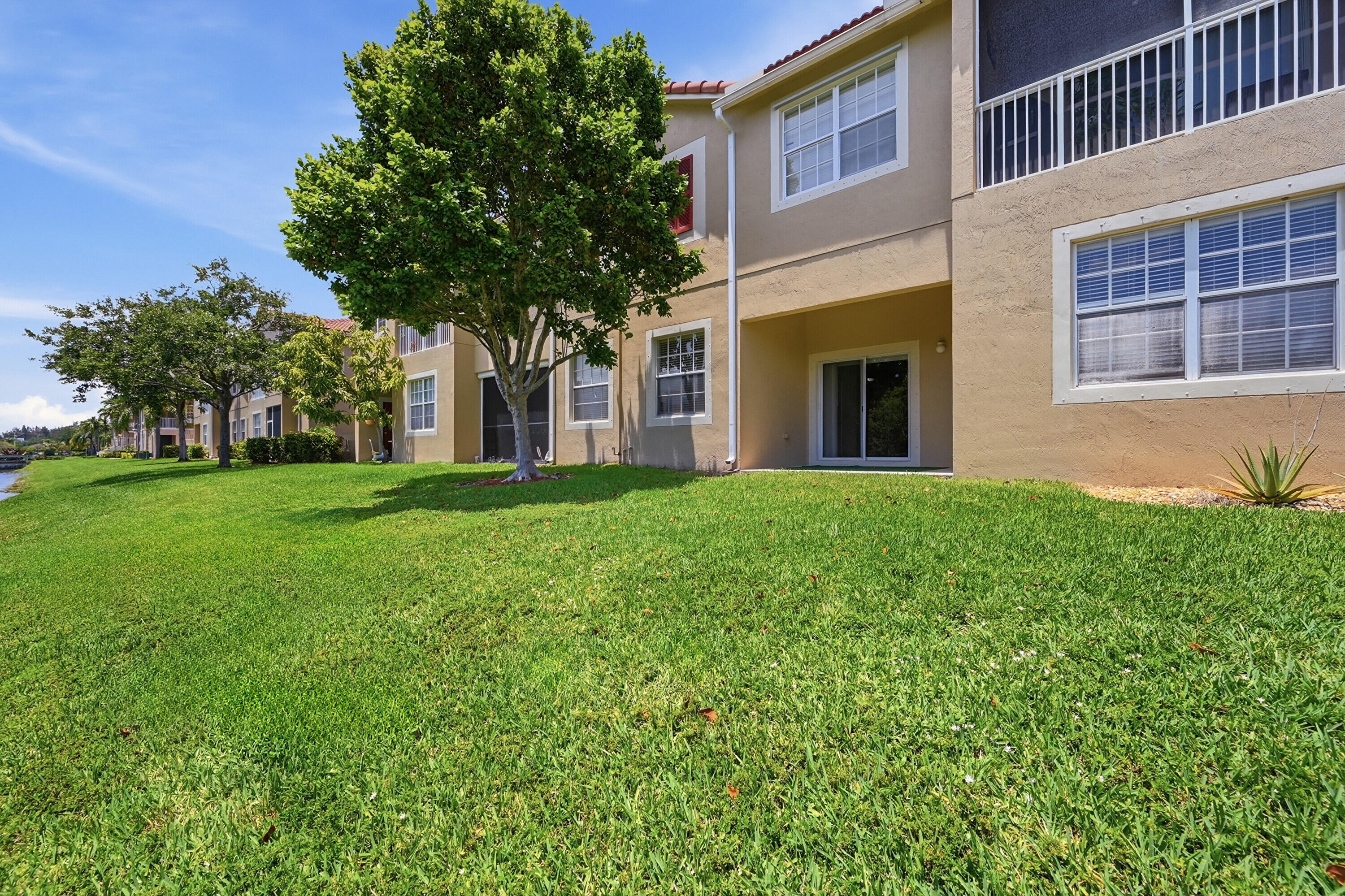 HAMPTON HILLS CONDO - Residential Lease