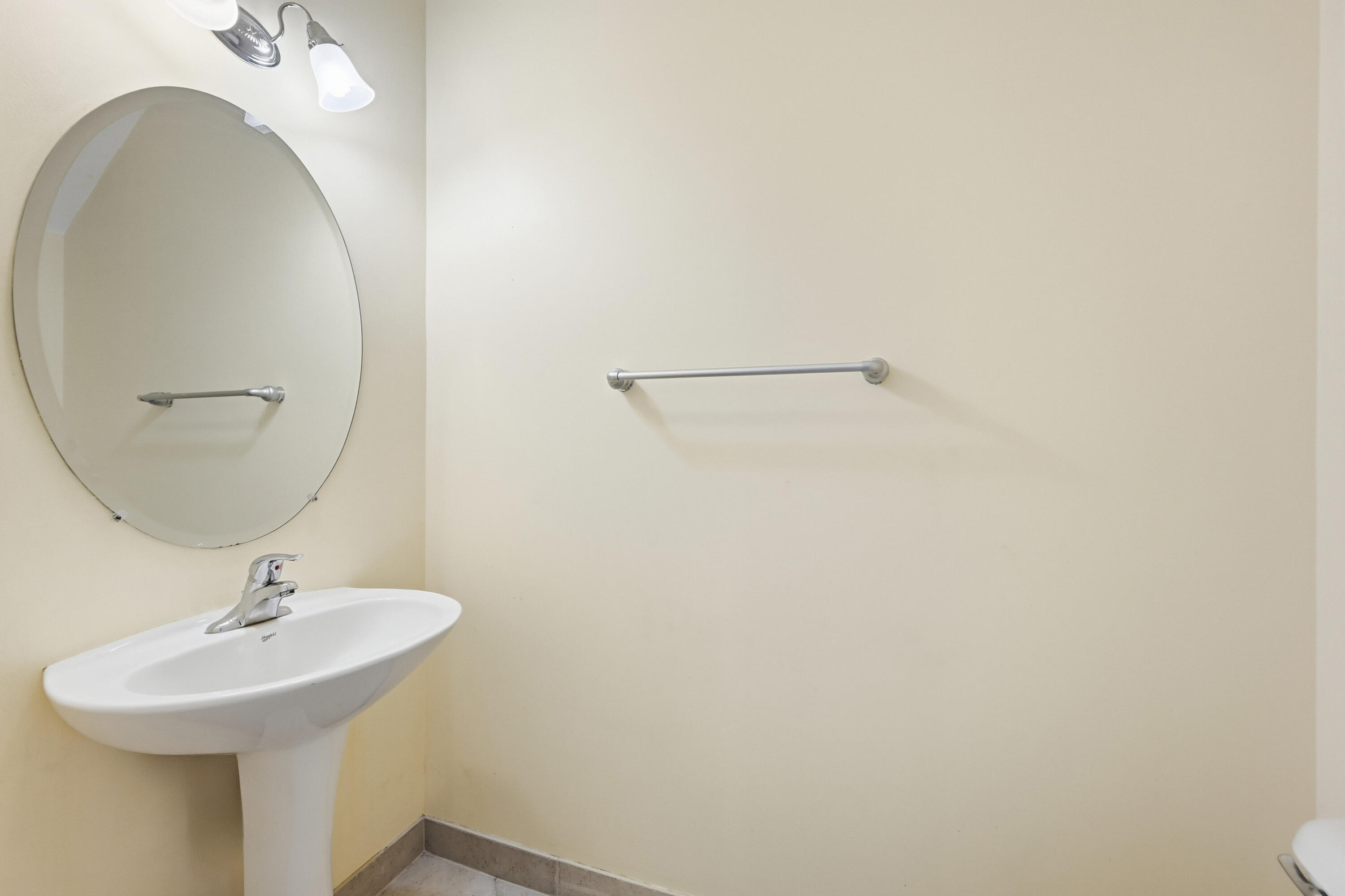 HAMPTON HILLS CONDO - Residential Lease