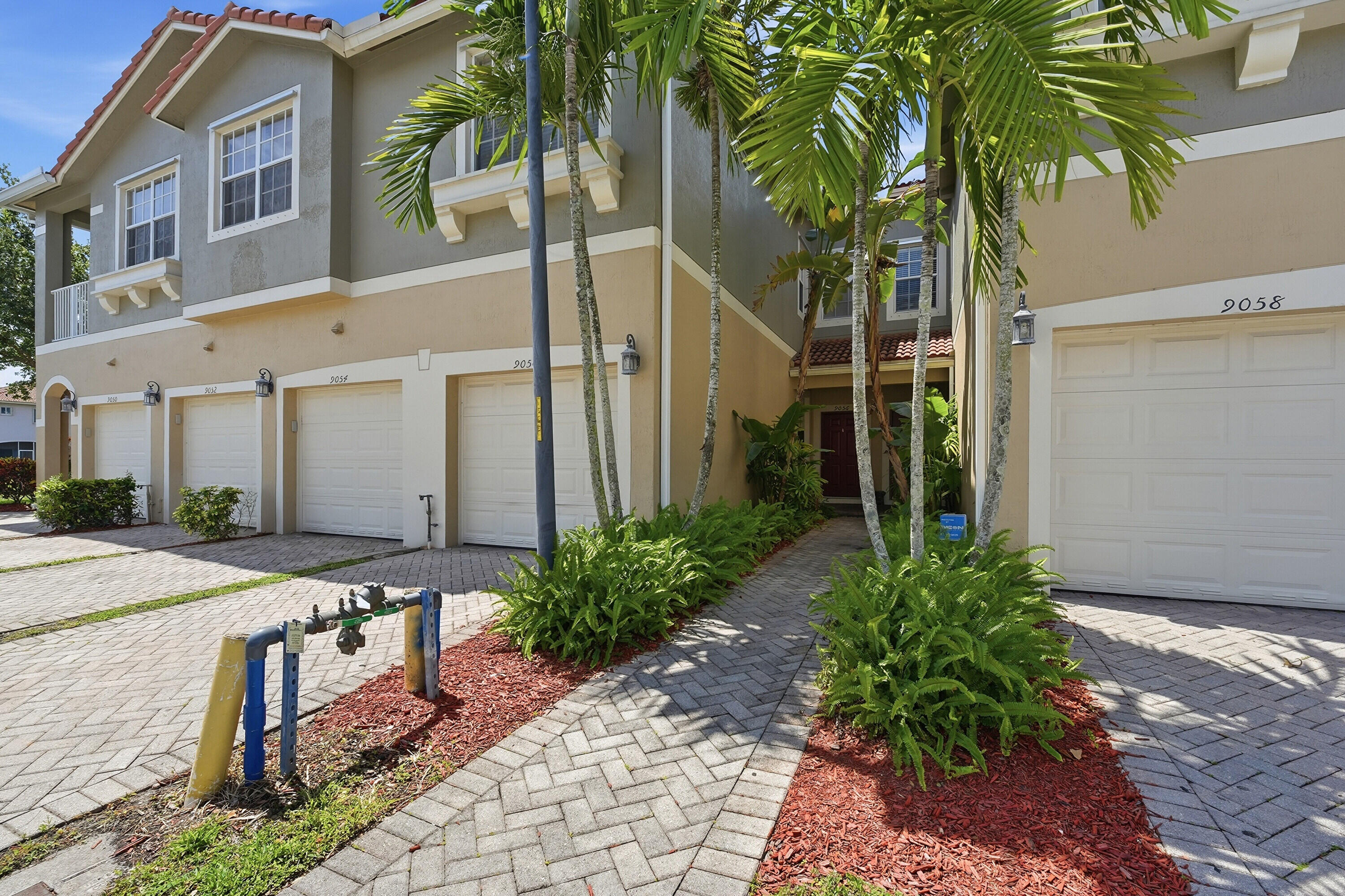 HAMPTON HILLS CONDO - Residential Lease