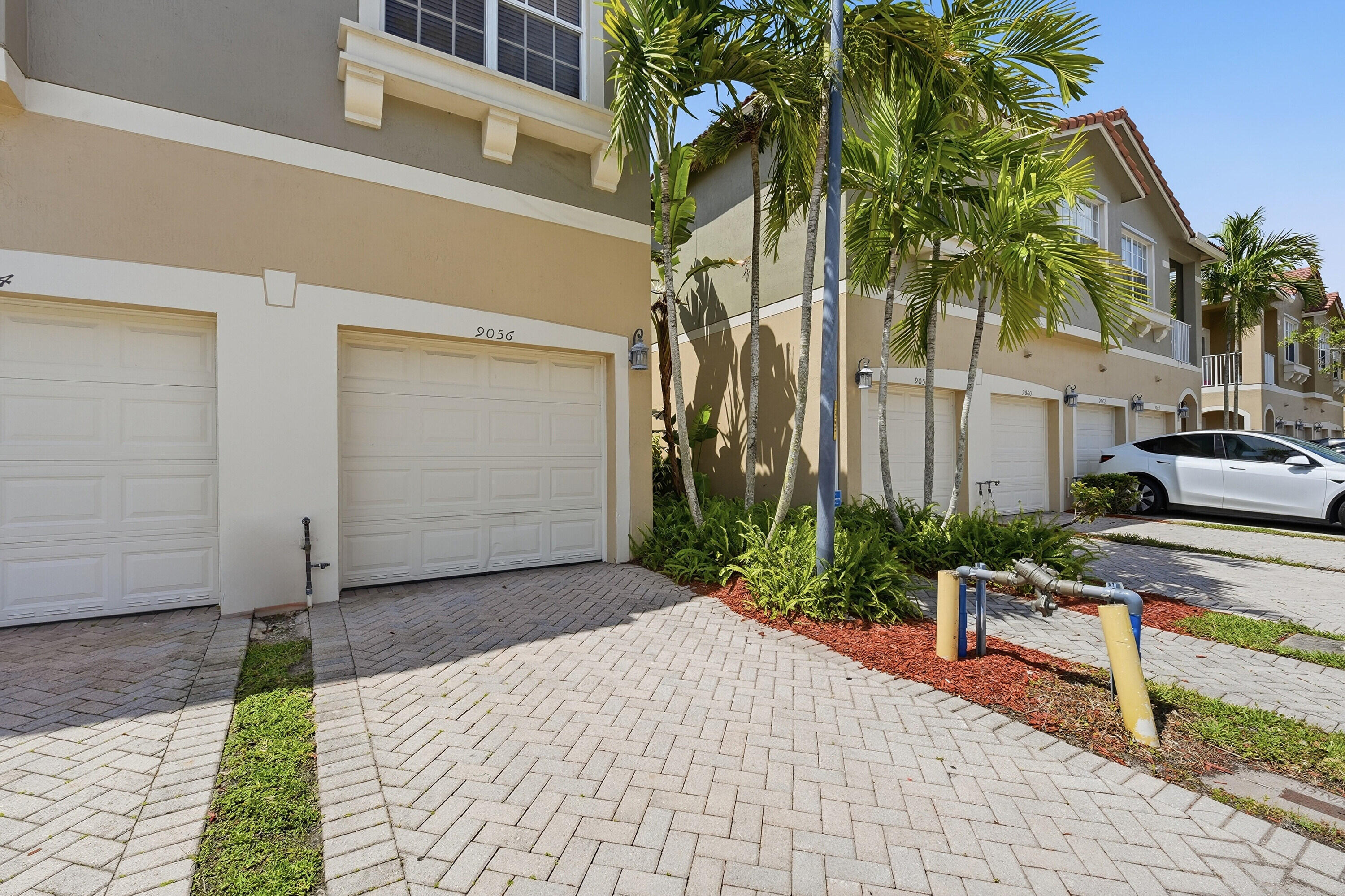 HAMPTON HILLS CONDO - Residential Lease