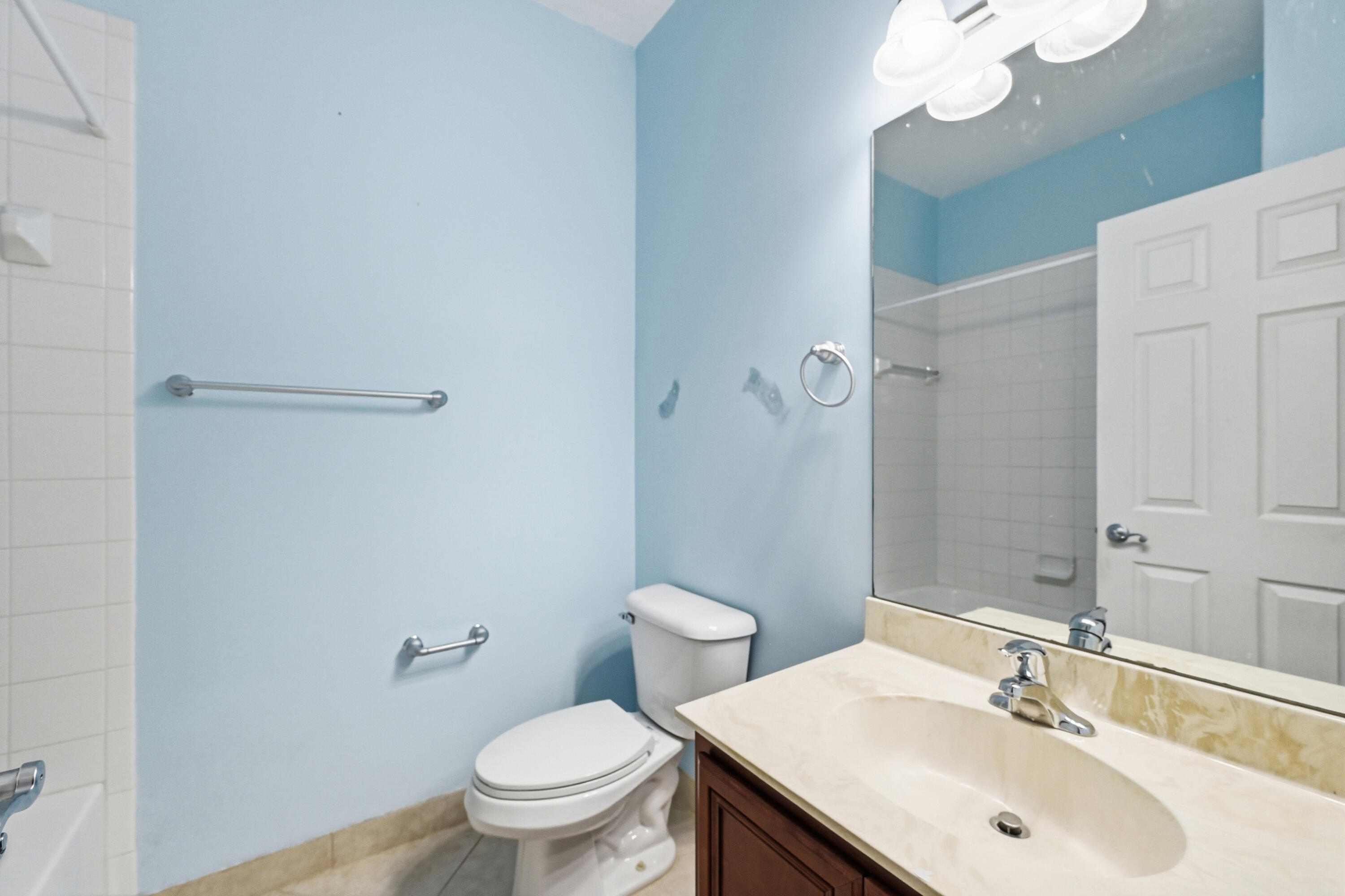 HAMPTON HILLS CONDO - Residential Lease