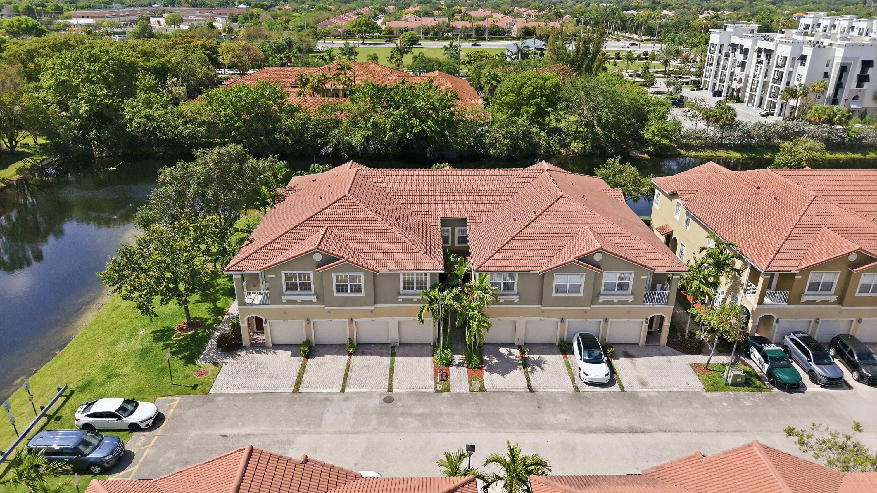 HAMPTON HILLS CONDO - Residential Lease