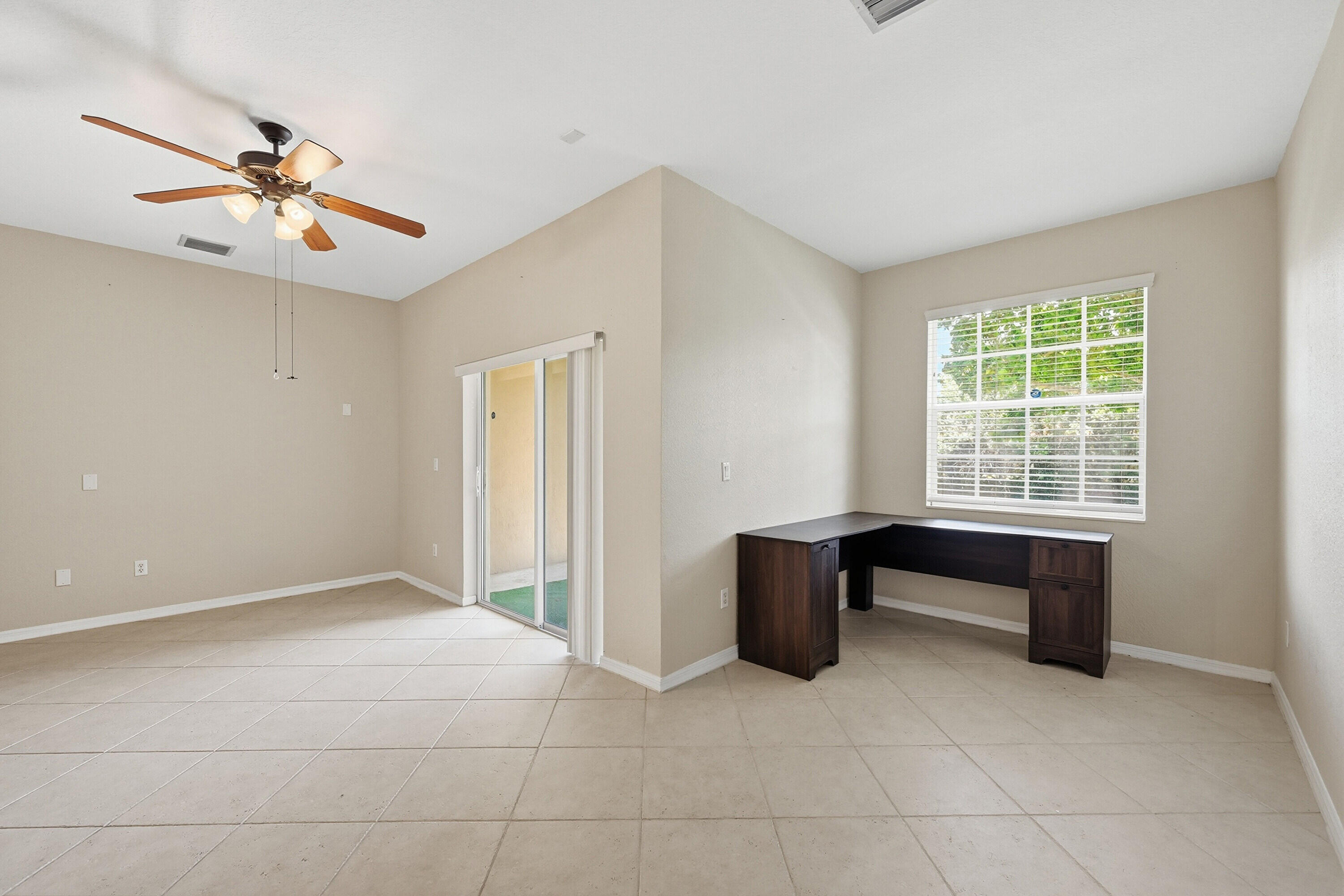 HAMPTON HILLS CONDO - Residential Lease