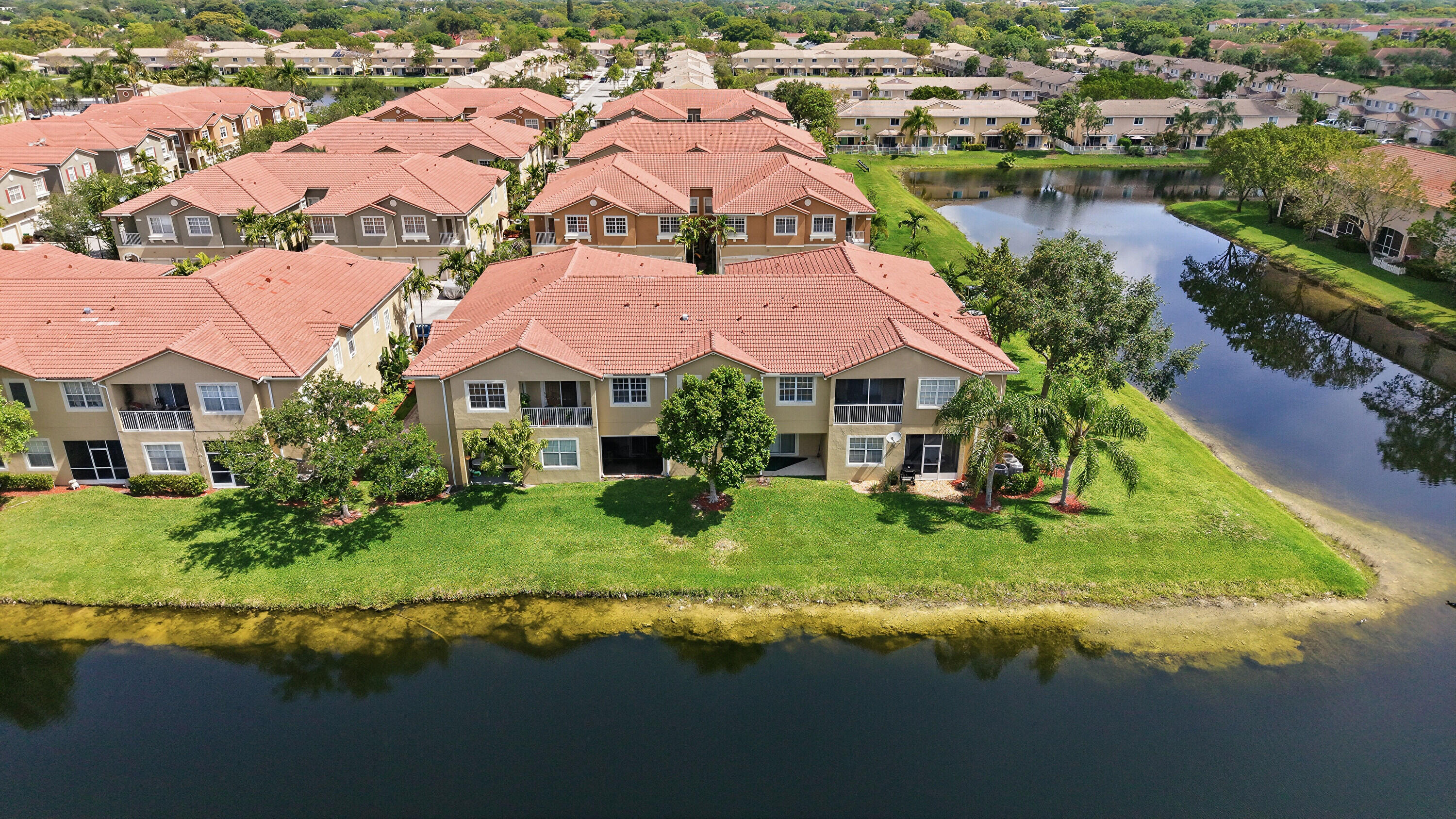 HAMPTON HILLS CONDO - Residential Lease