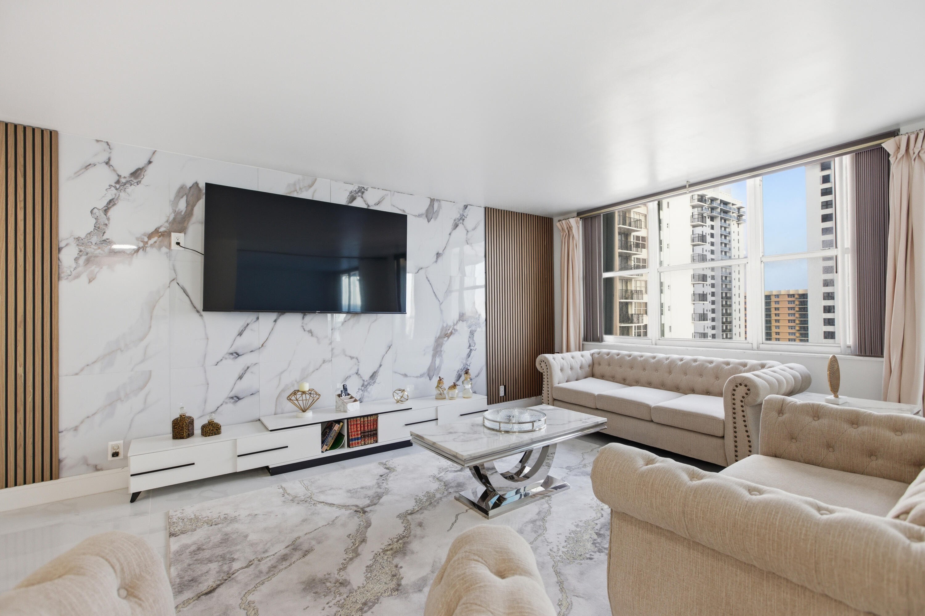 QUADOMAIN - Residential Lease