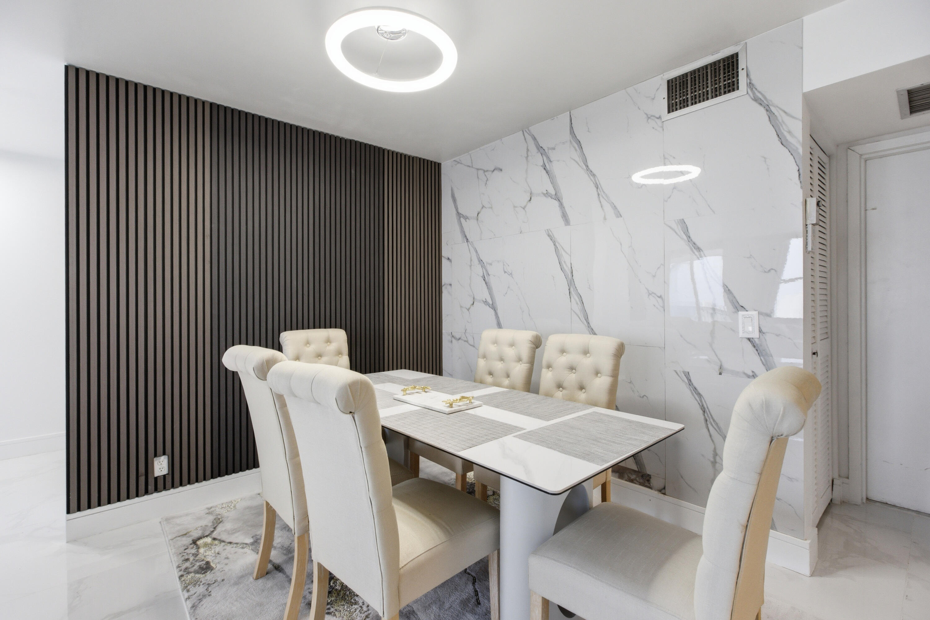 QUADOMAIN - Residential Lease
