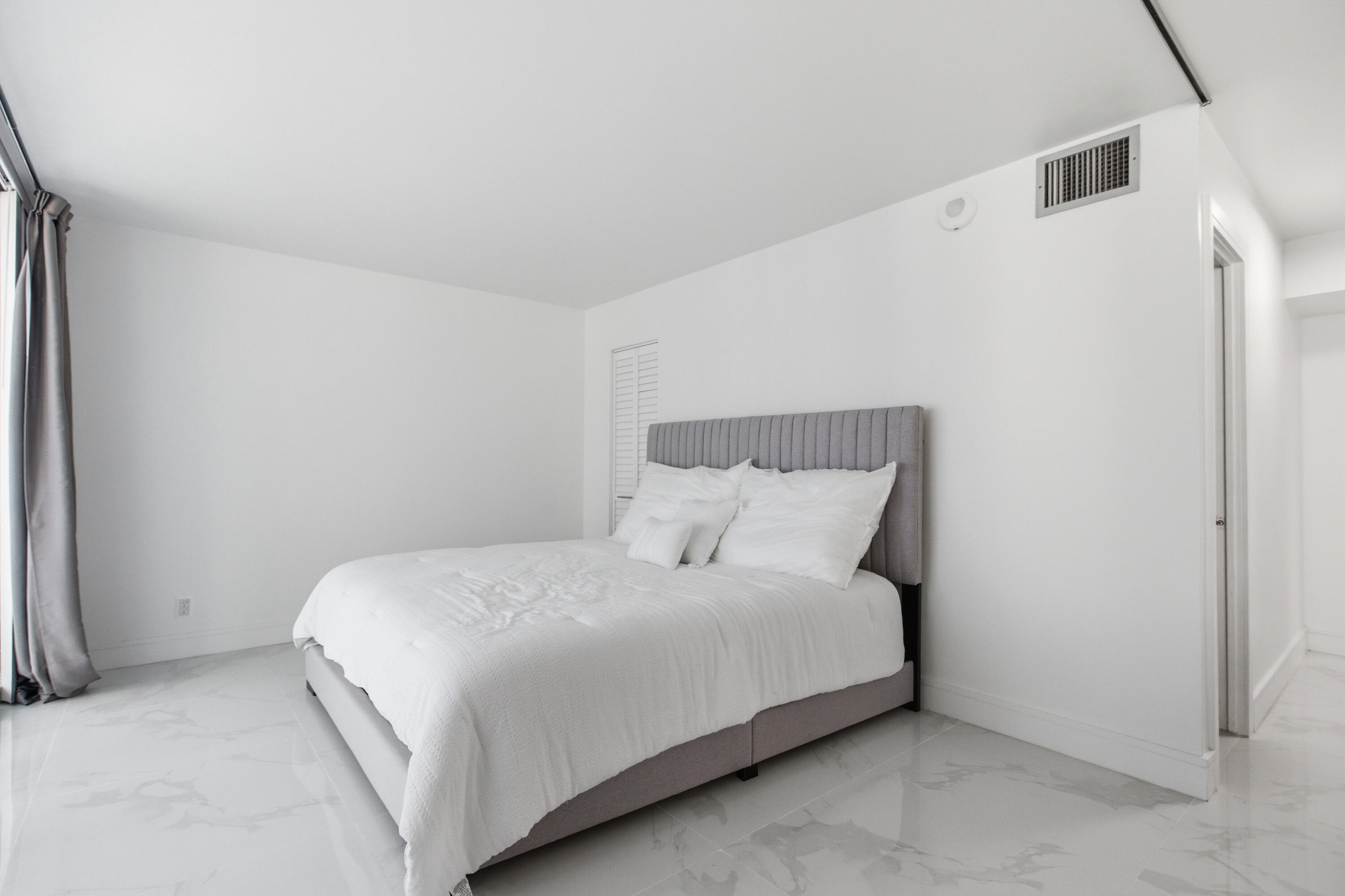 QUADOMAIN - Residential Lease