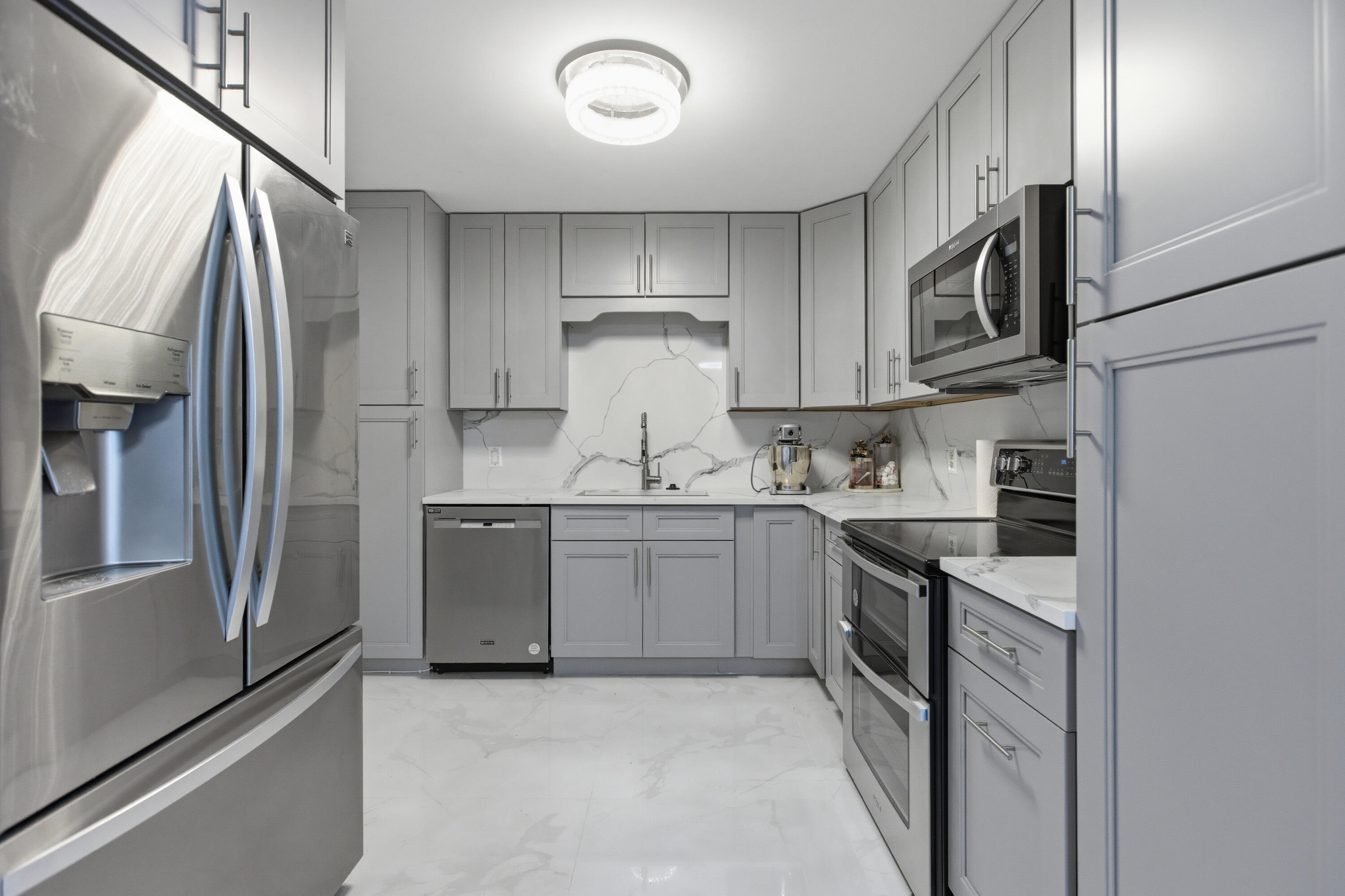 QUADOMAIN - Residential Lease