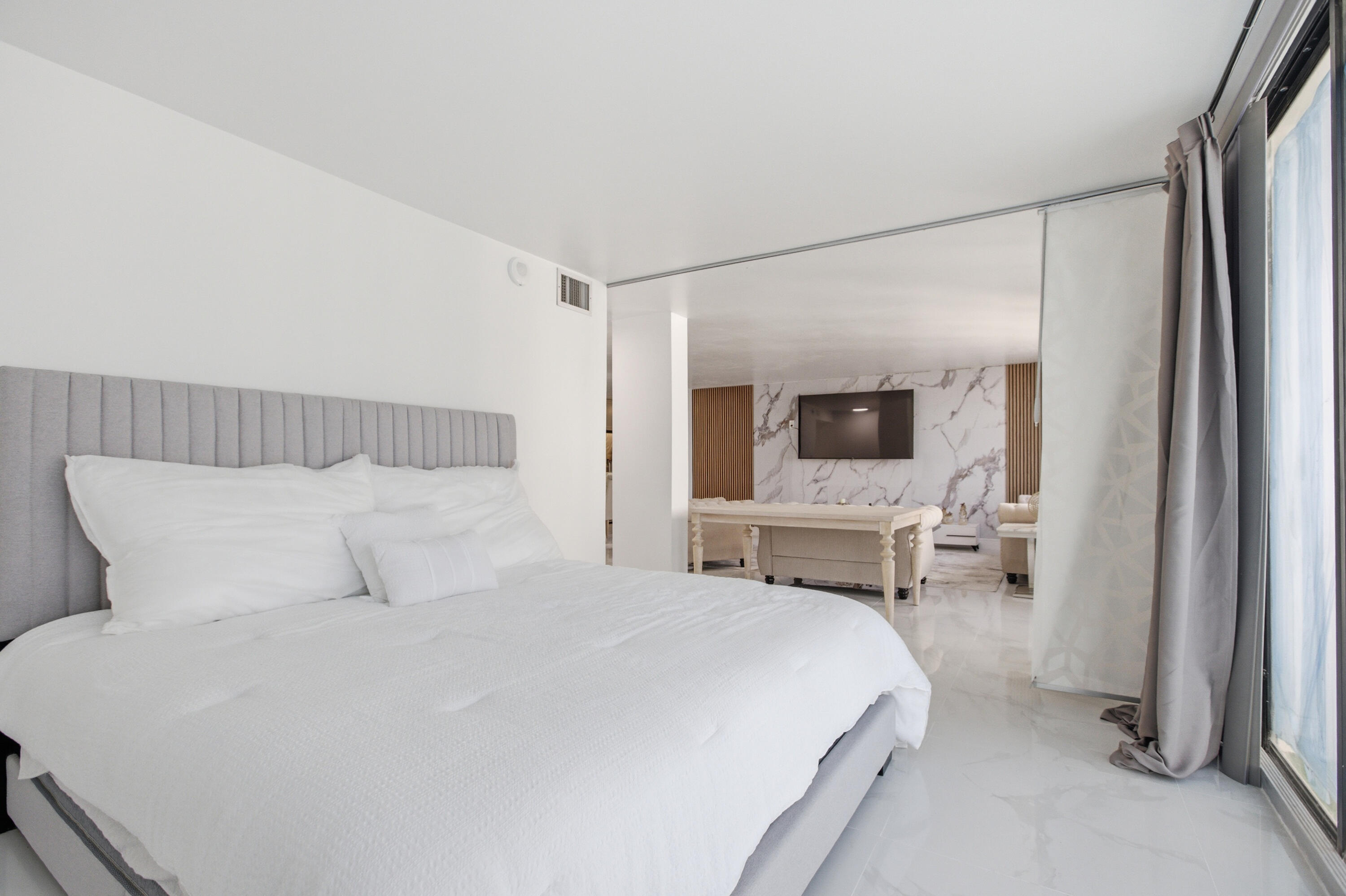 QUADOMAIN - Residential Lease