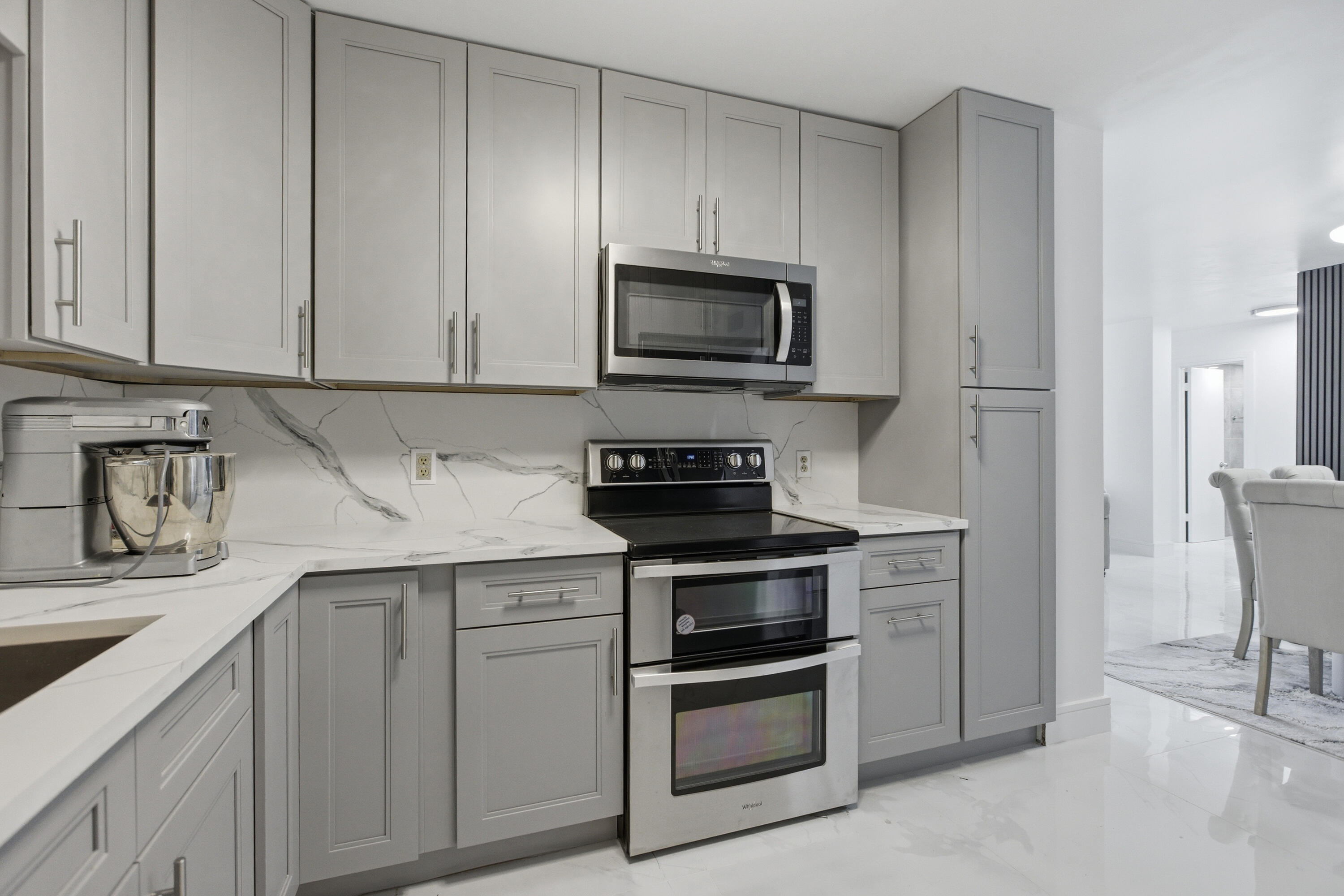 QUADOMAIN - Residential Lease