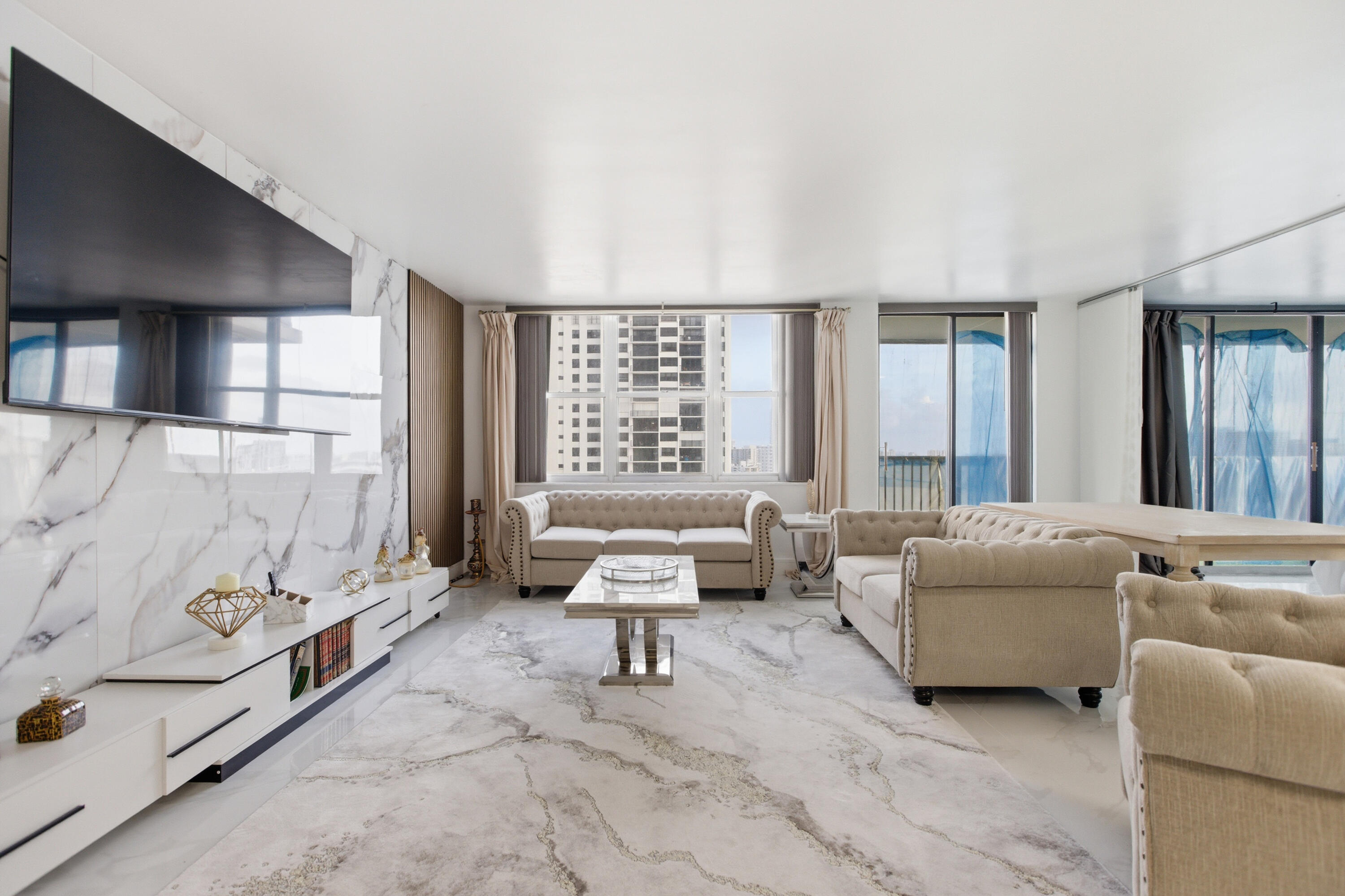 QUADOMAIN - Residential Lease