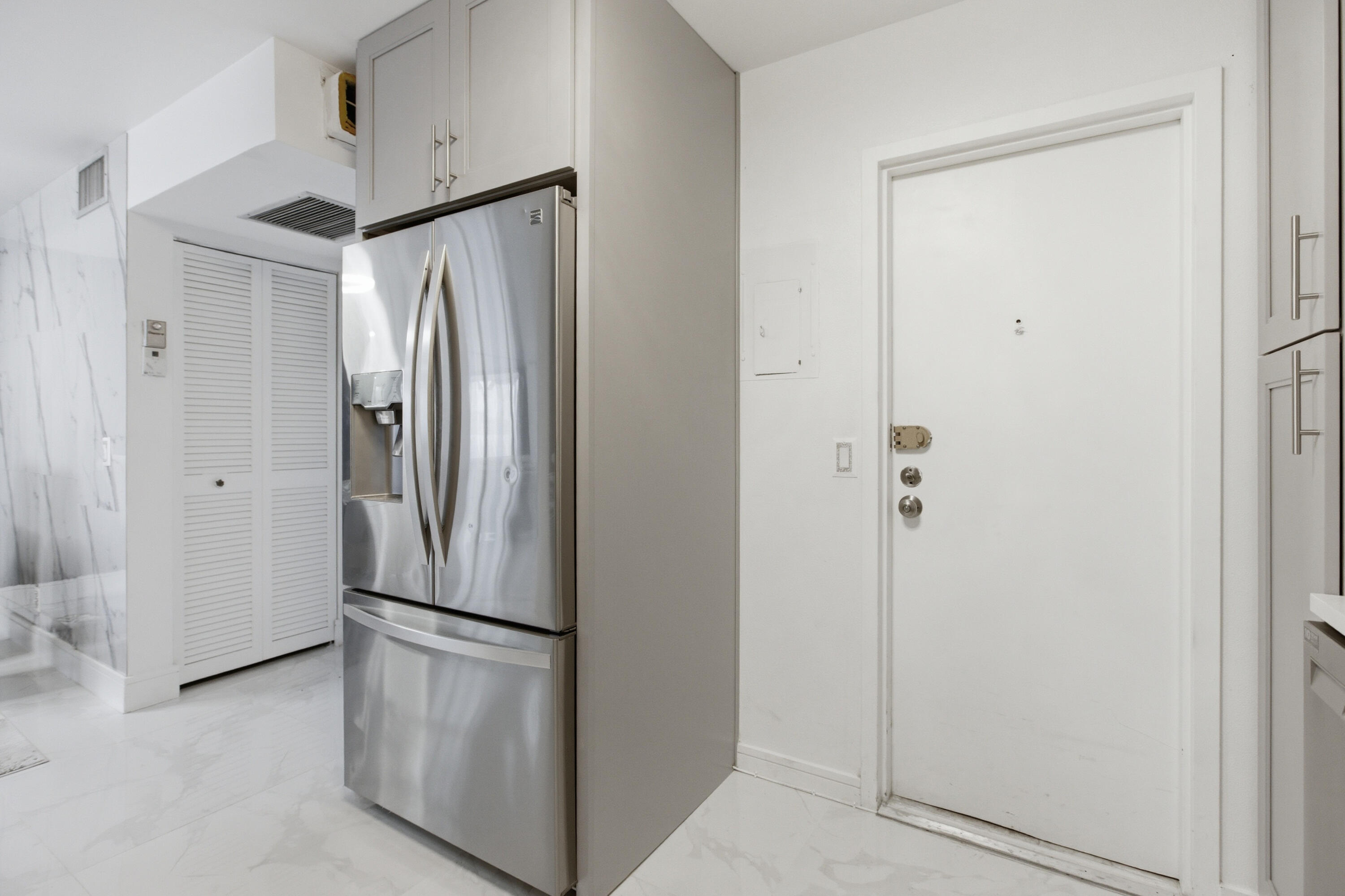 QUADOMAIN - Residential Lease