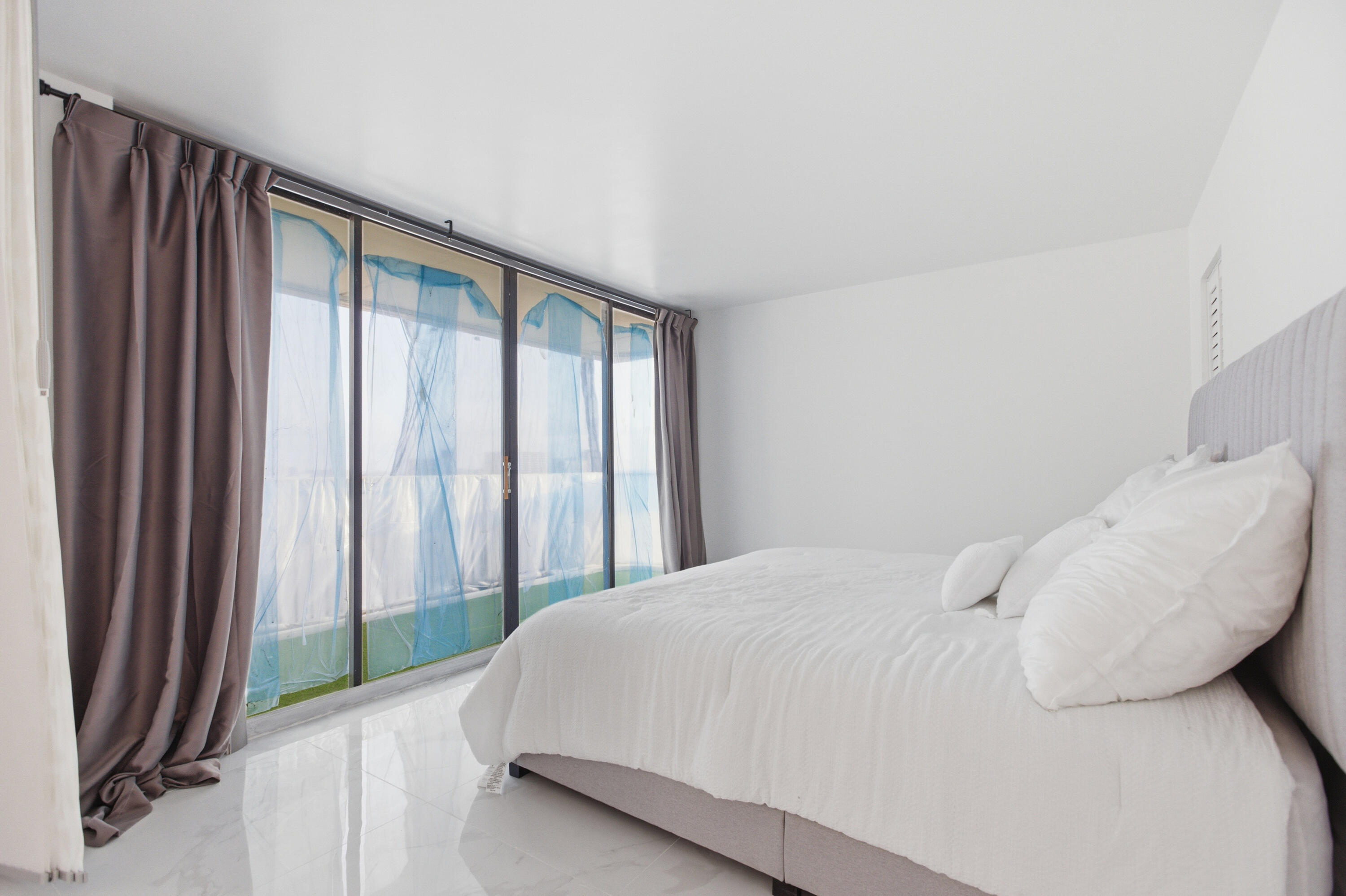 QUADOMAIN - Residential Lease