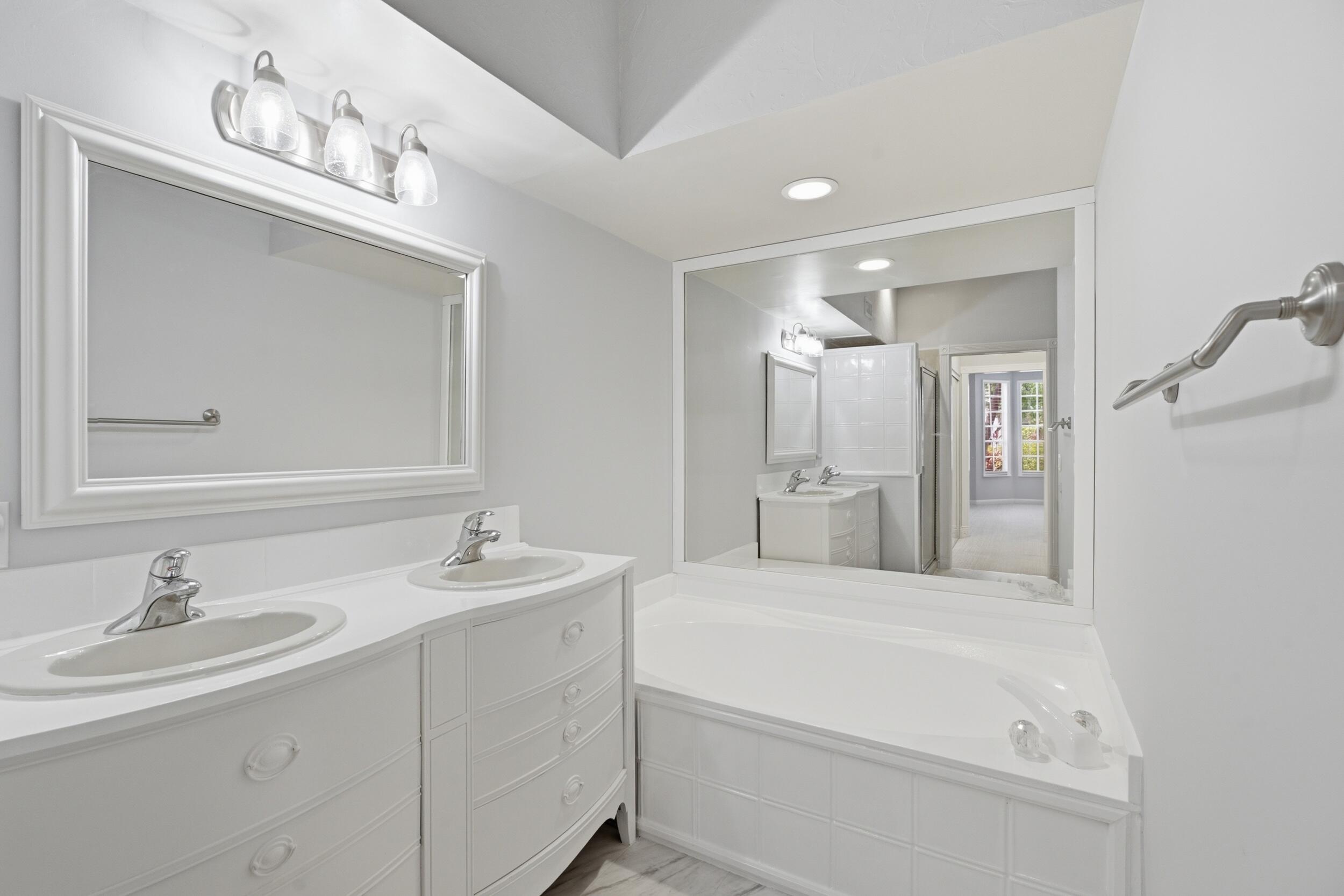 PGA RESORT COMMUNITY OF PRESTON COURTS - Residential