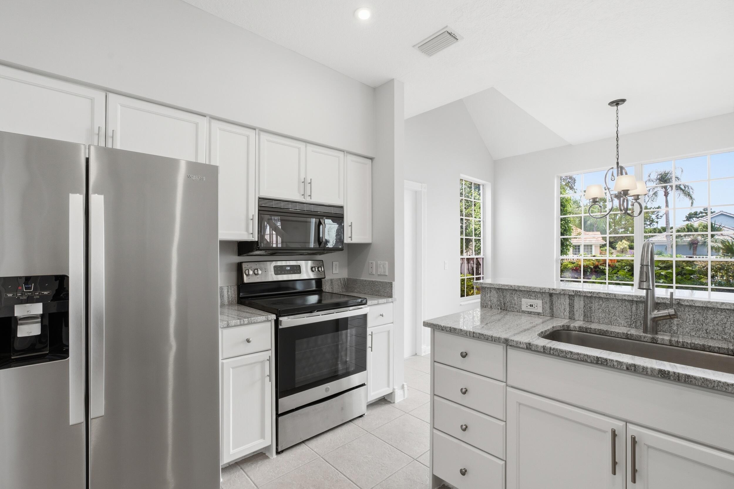 PGA RESORT COMMUNITY OF PRESTON COURTS - Residential