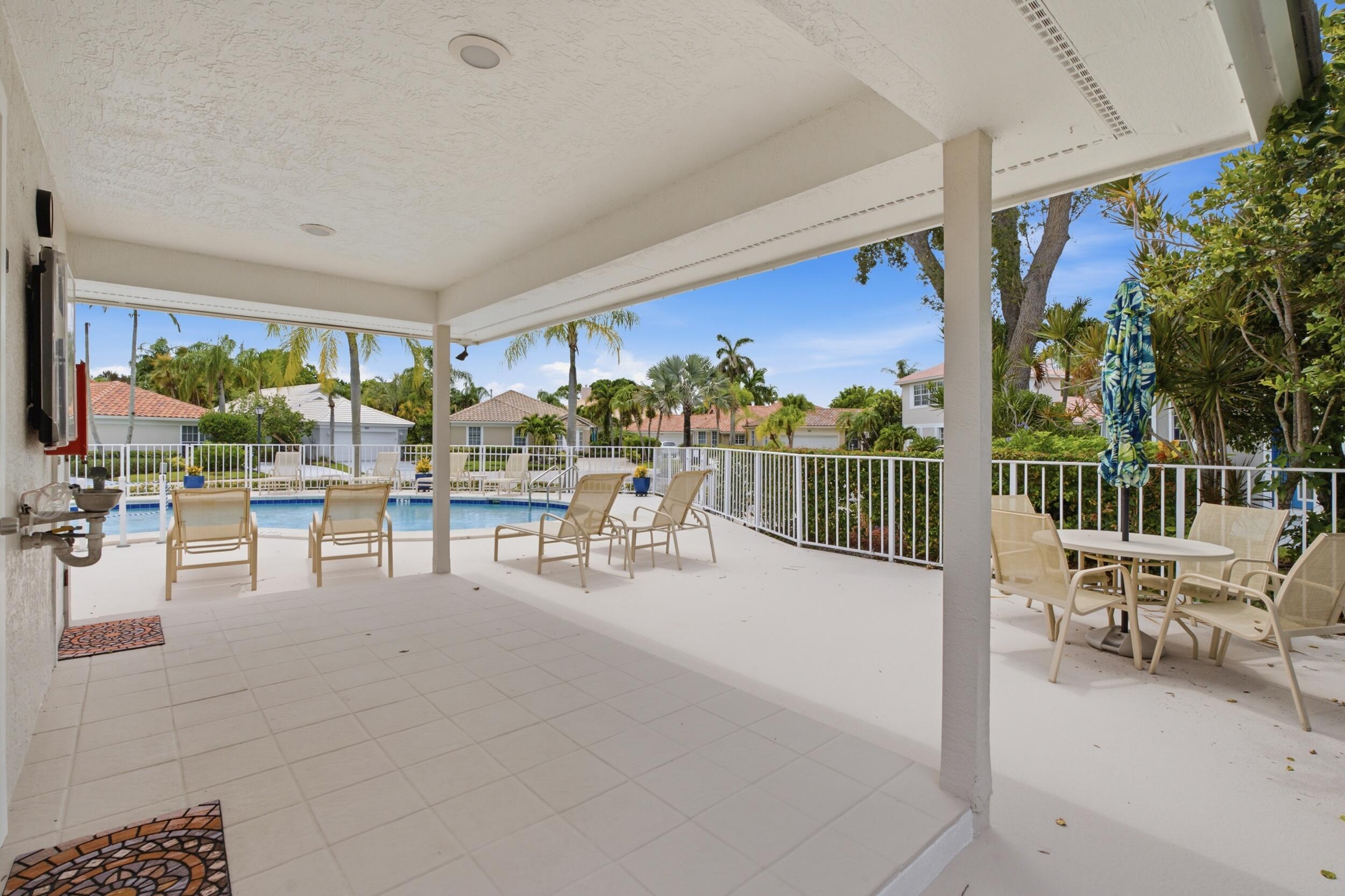 PGA RESORT COMMUNITY OF PRESTON COURTS - Residential