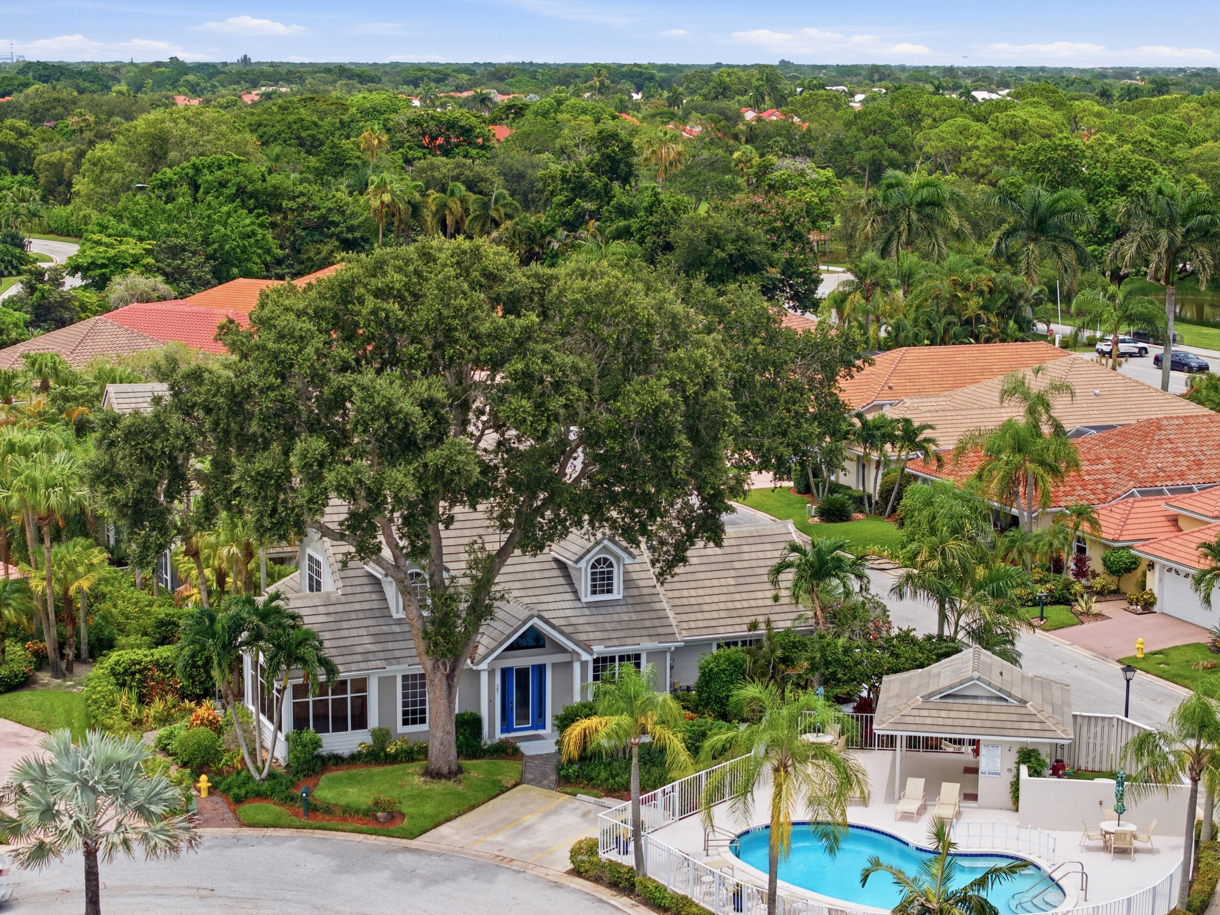 PGA RESORT COMMUNITY OF PRESTON COURTS - Residential