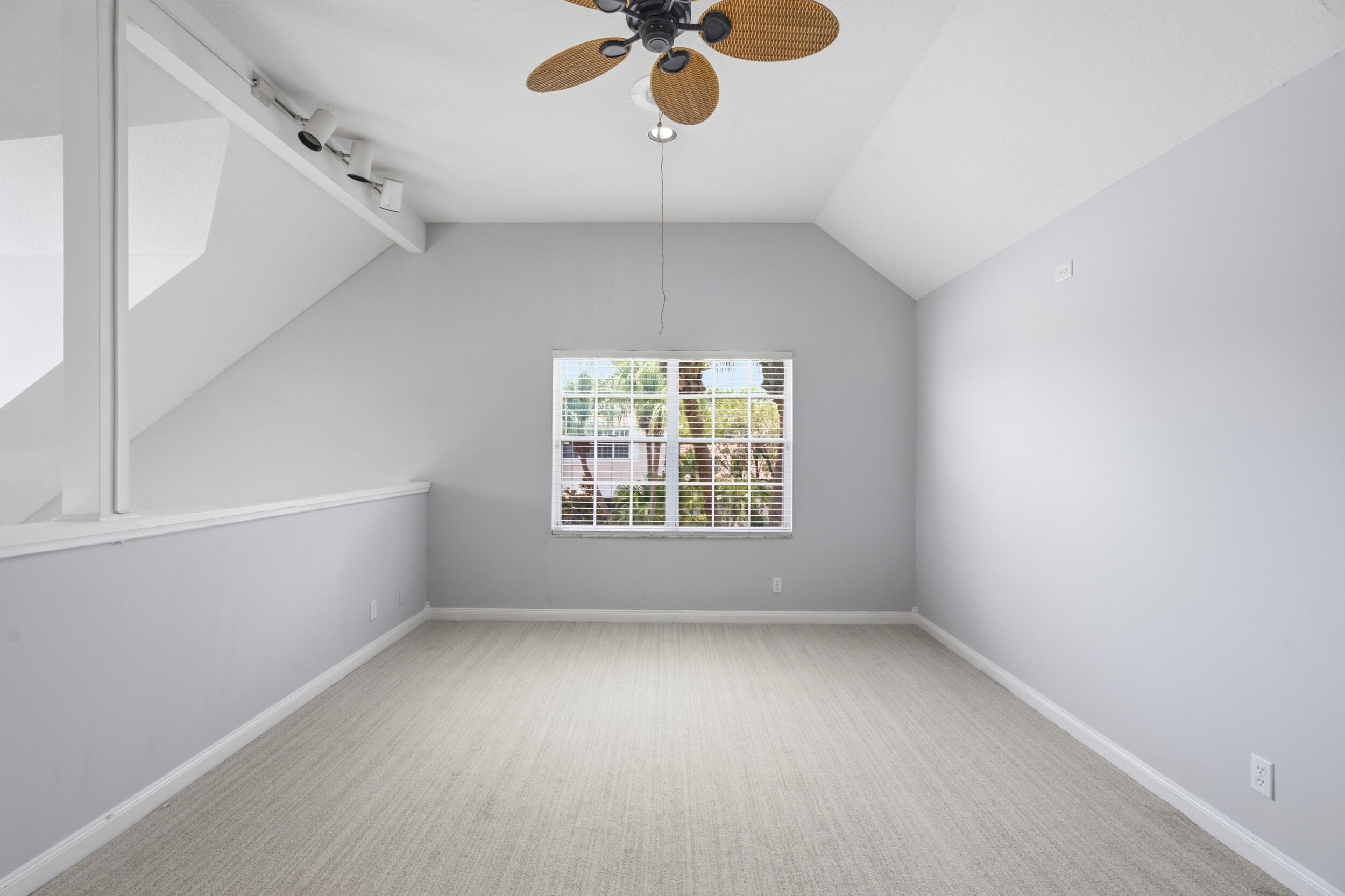 PGA RESORT COMMUNITY OF PRESTON COURTS - Residential