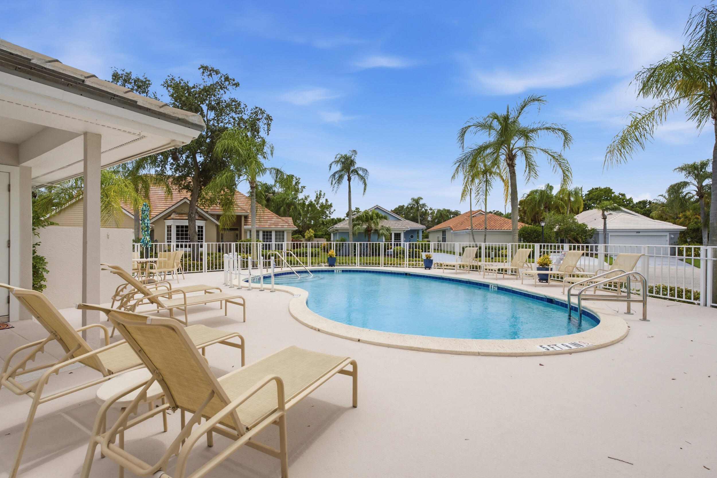 PGA RESORT COMMUNITY OF PRESTON COURTS - Residential