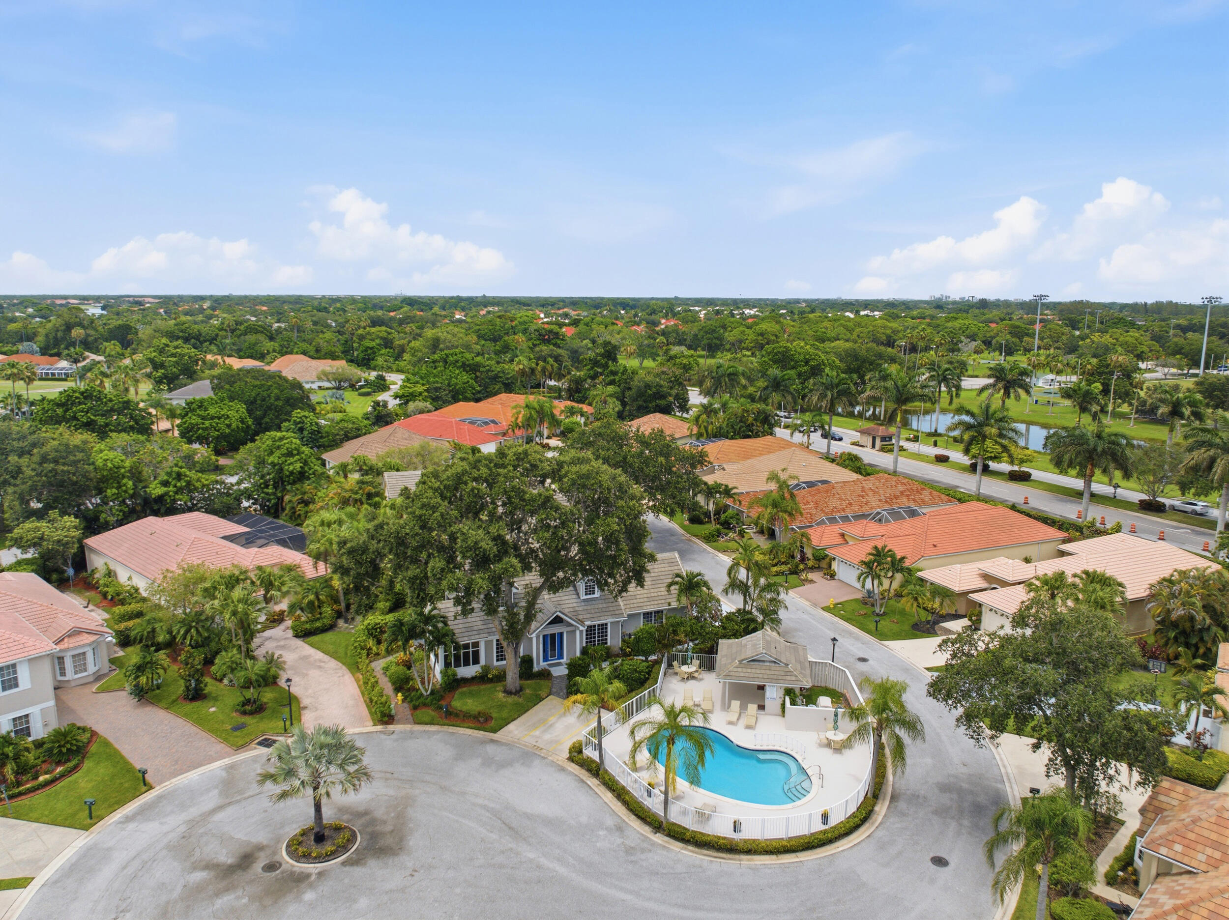 PGA RESORT COMMUNITY OF PRESTON COURTS - Residential