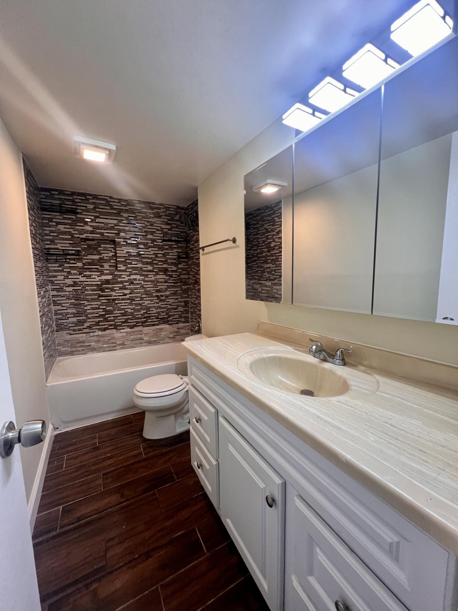 CROSS CREEK CONDO - Residential Lease