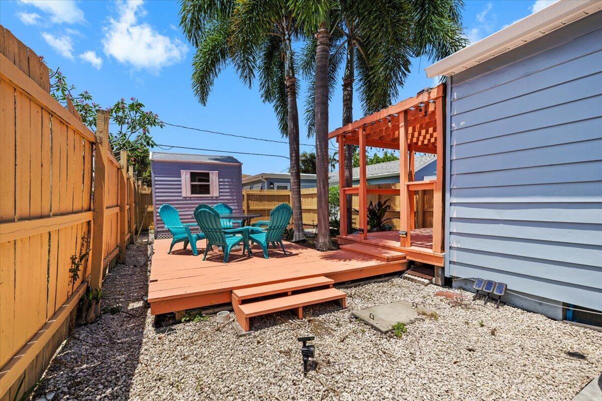 LAKE WORTH TOWN OF - Residential