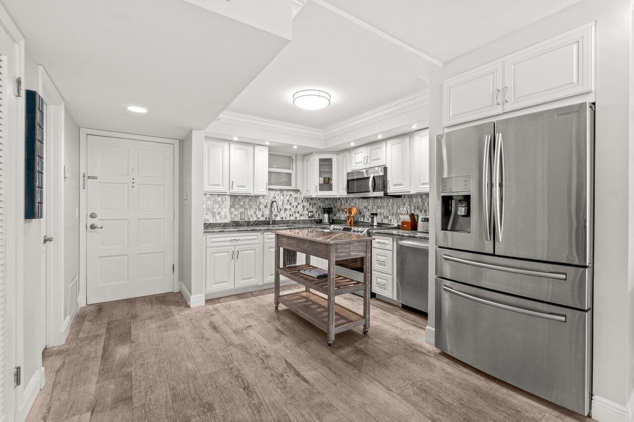TUSCANY OF PALM BEACH CONDOMINIUM - Residential Lease