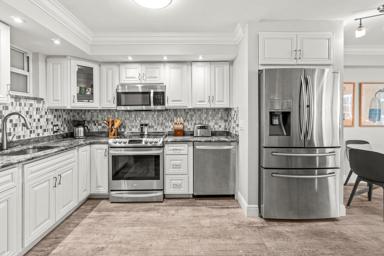 TUSCANY OF PALM BEACH CONDOMINIUM - Residential Lease