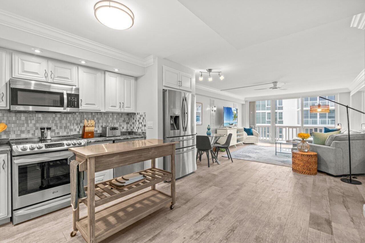 TUSCANY OF PALM BEACH CONDOMINIUM - Residential Lease