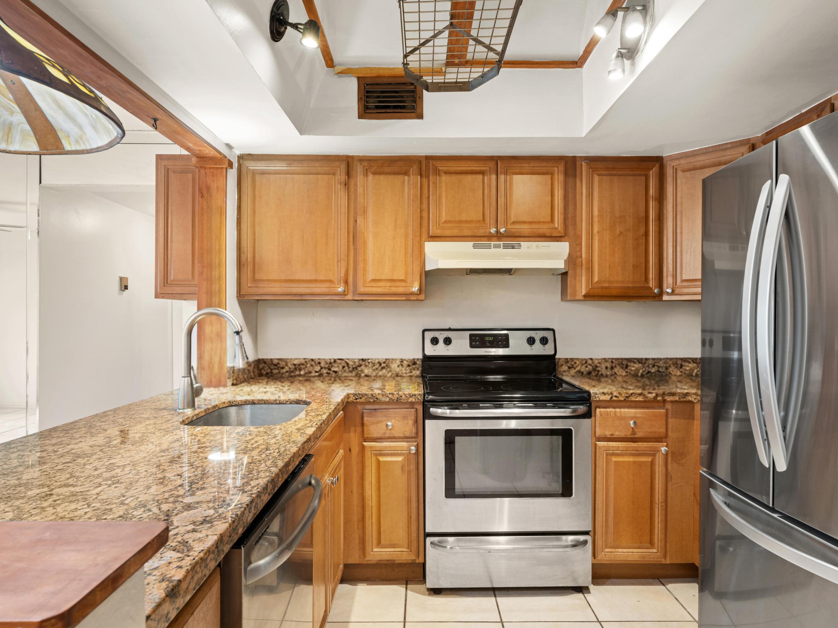 CHATEAU DE VILLE CONDO - Residential