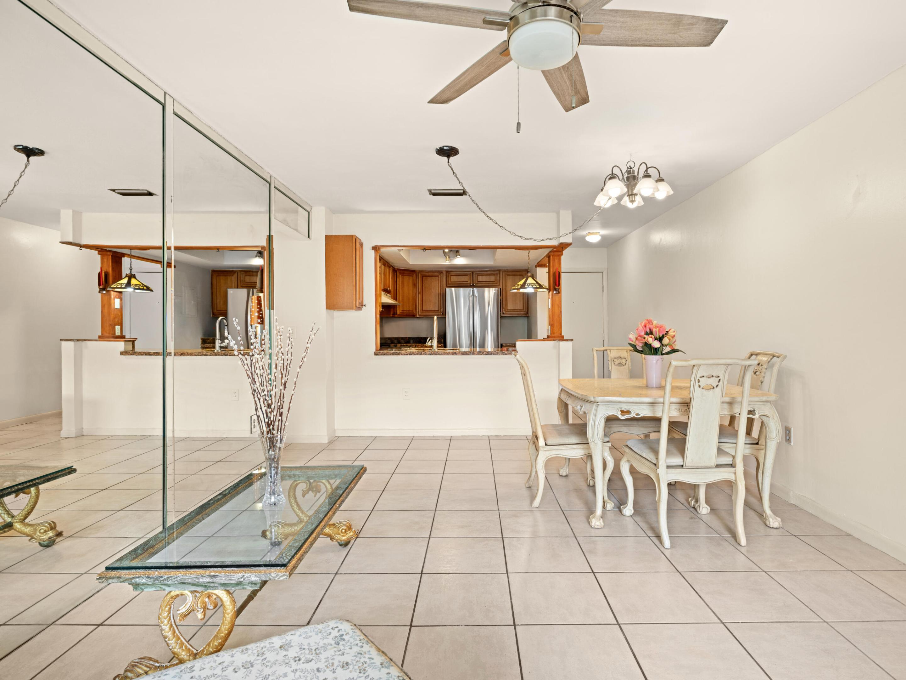 CHATEAU DE VILLE CONDO - Residential