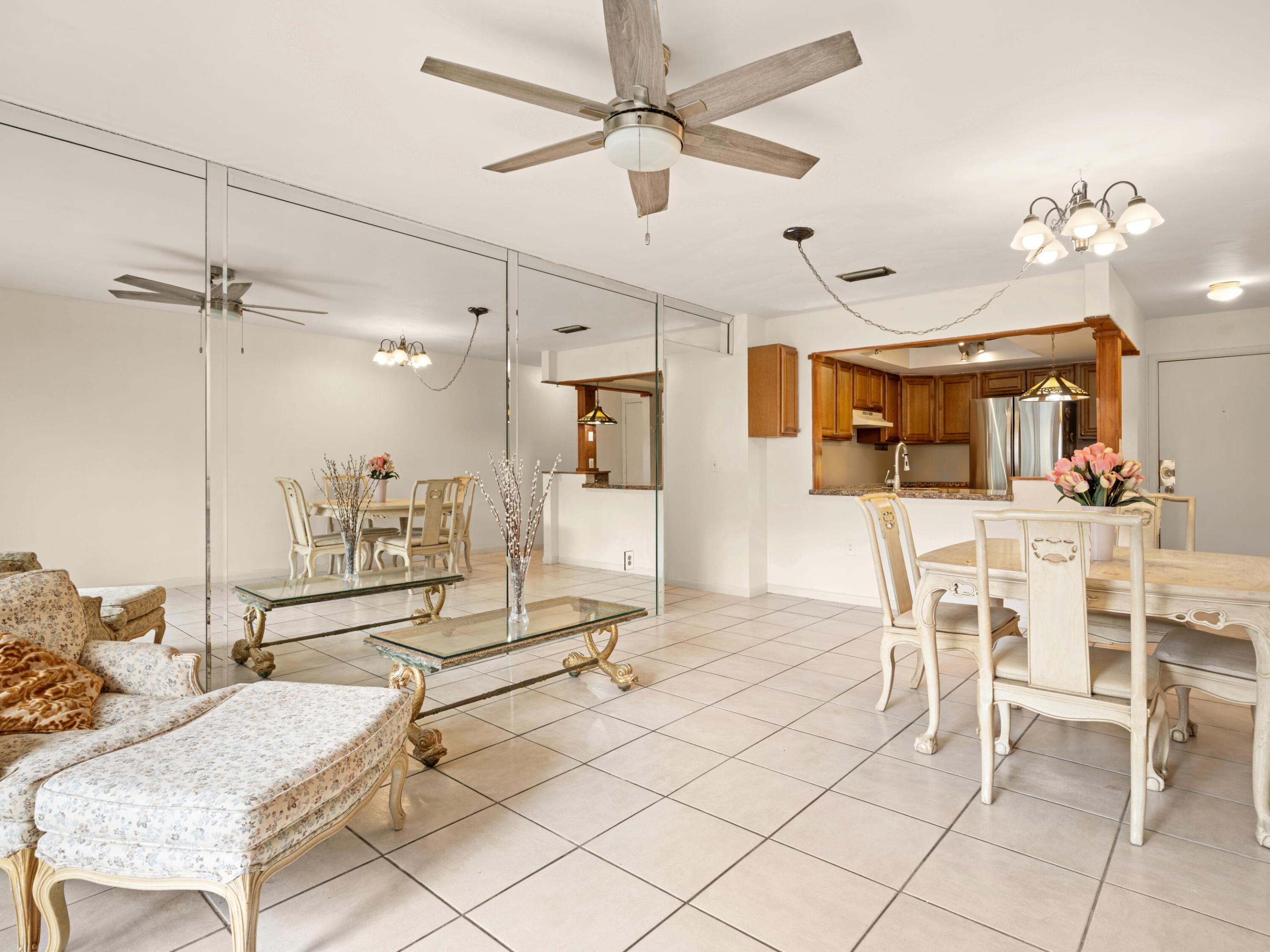CHATEAU DE VILLE CONDO - Residential