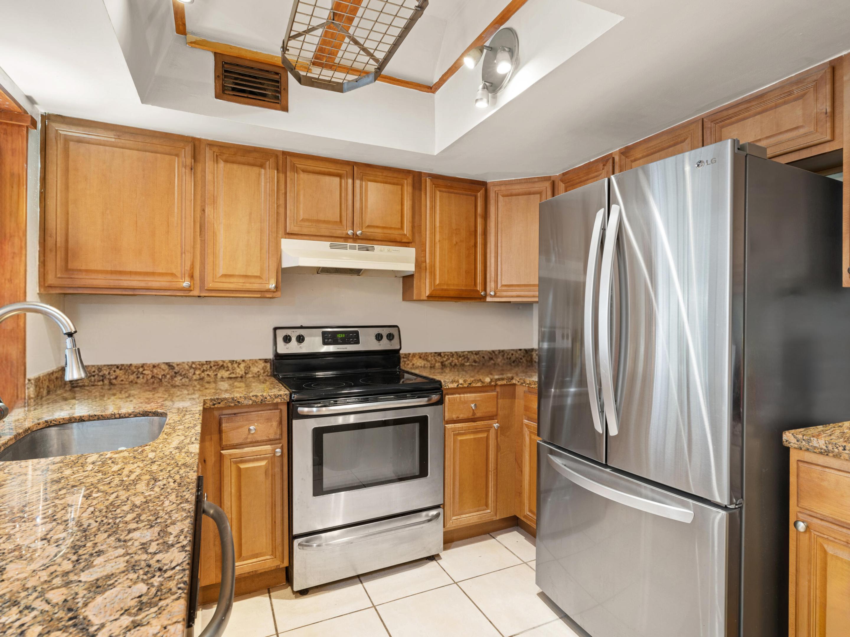 CHATEAU DE VILLE CONDO - Residential