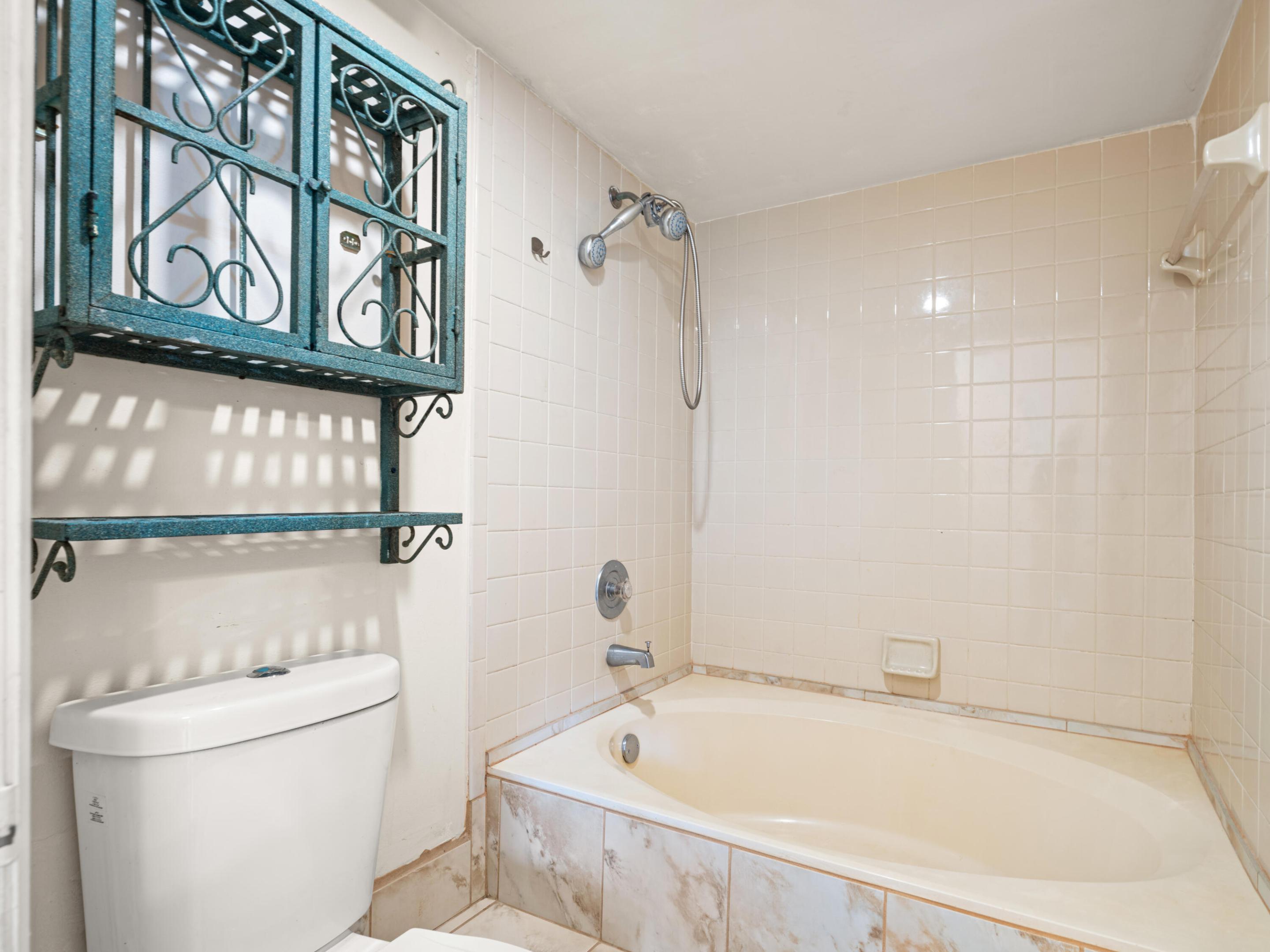 CHATEAU DE VILLE CONDO - Residential